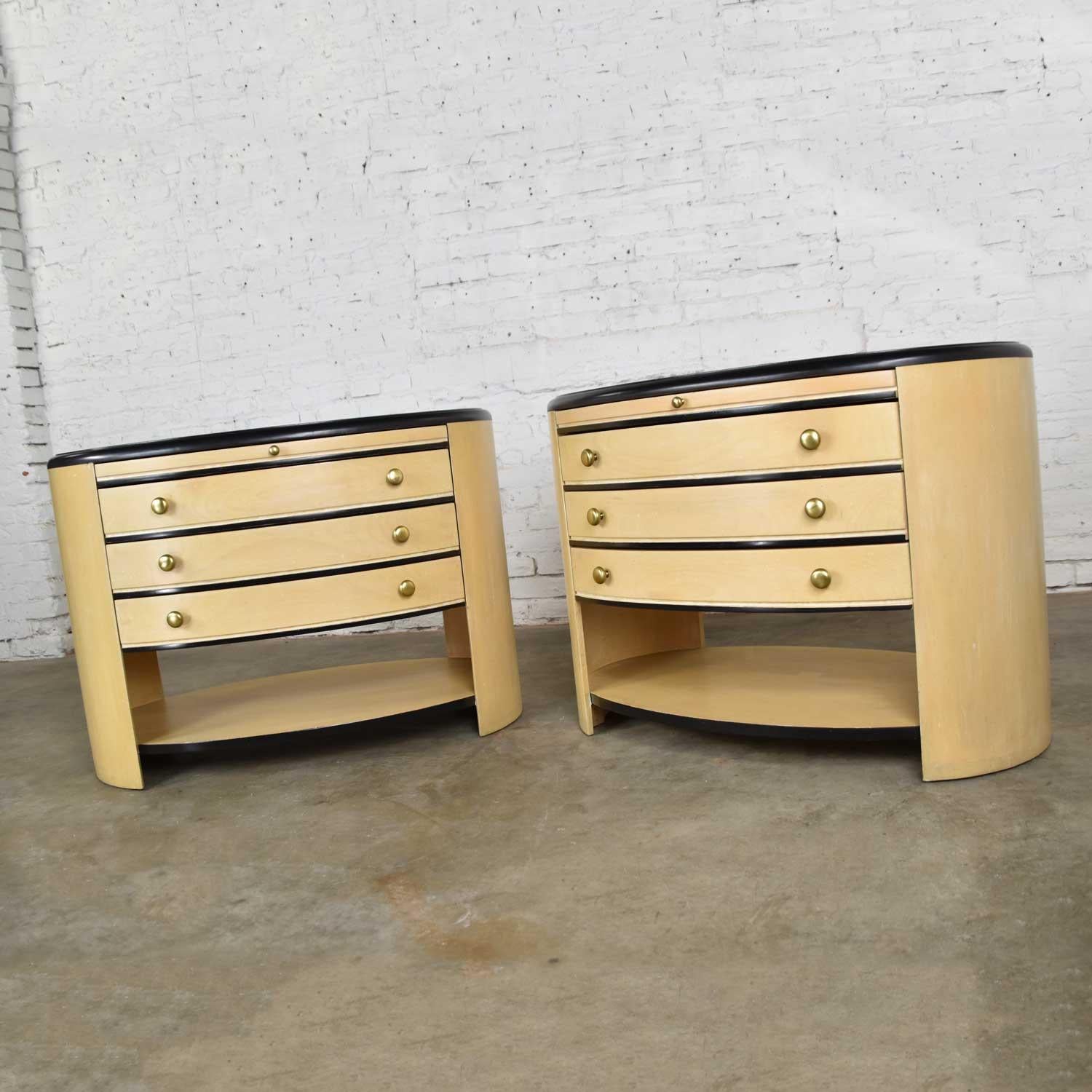 20th Century Vintage Modern Pair of Oval Blonde and Black Nightstands or Bedside Cabinets