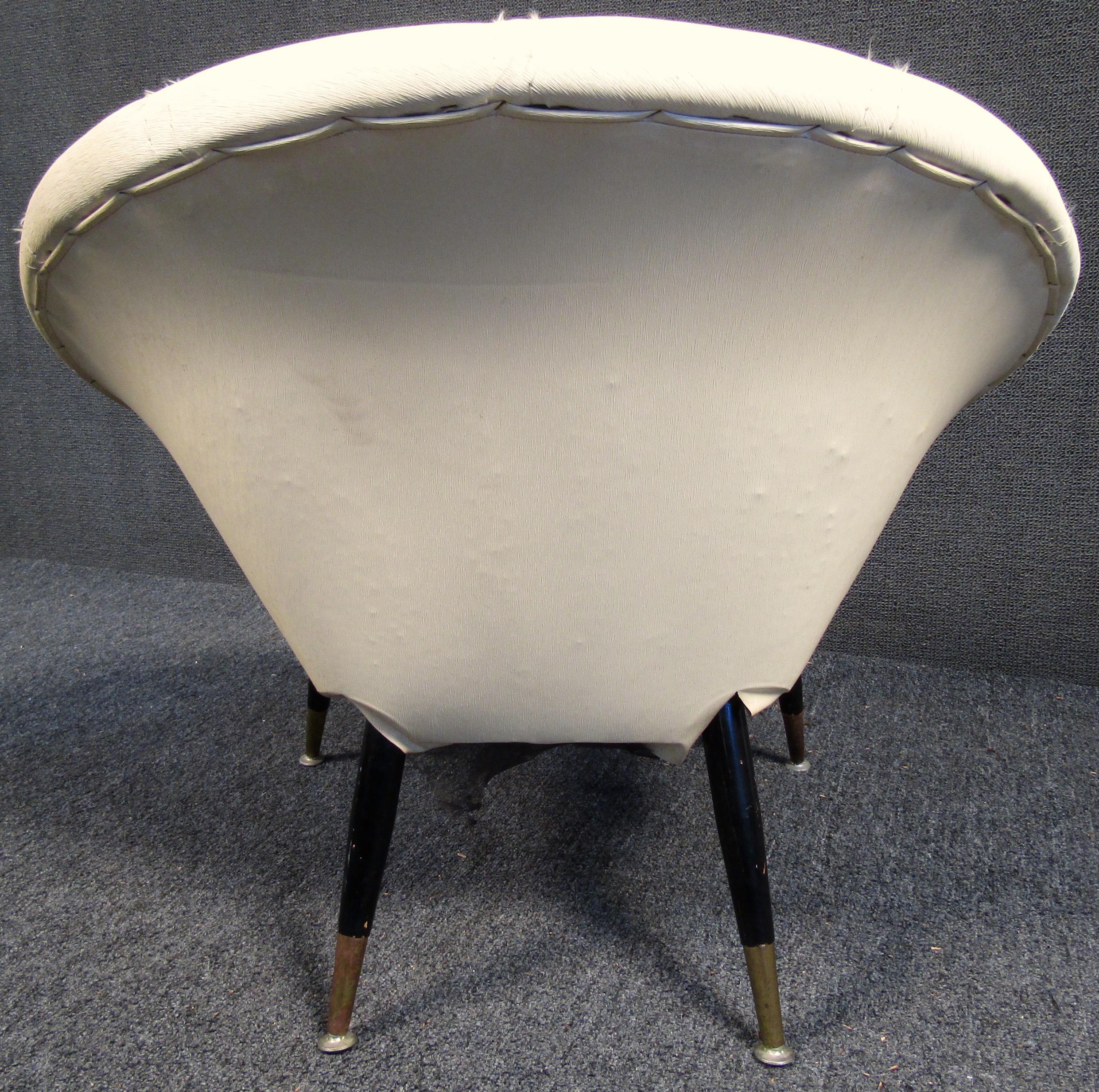 Mid-Century Modern Vintage Modern Papasan Style Chair For Sale