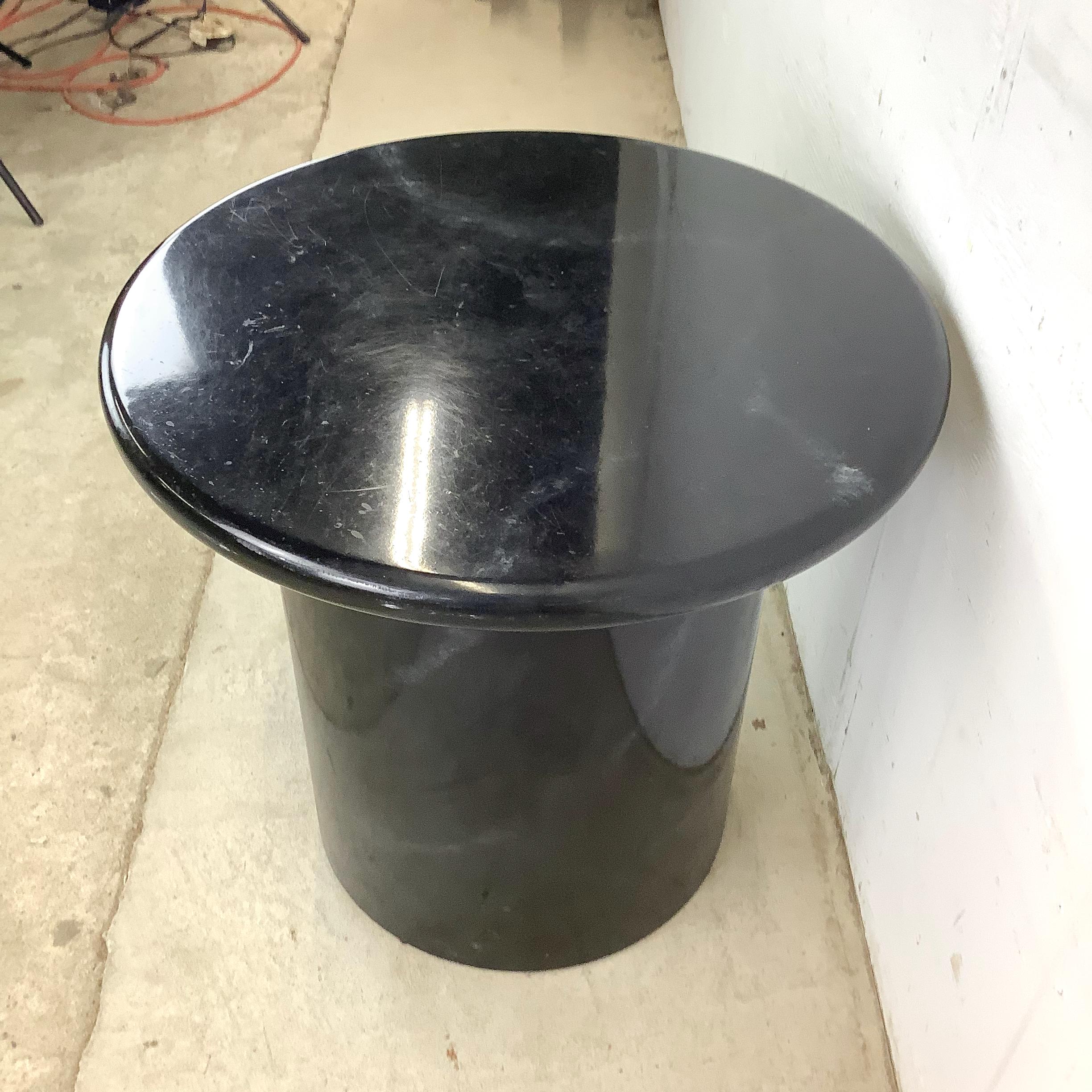 Vintage Modern Pedestal Beistelltisch im Angebot 1