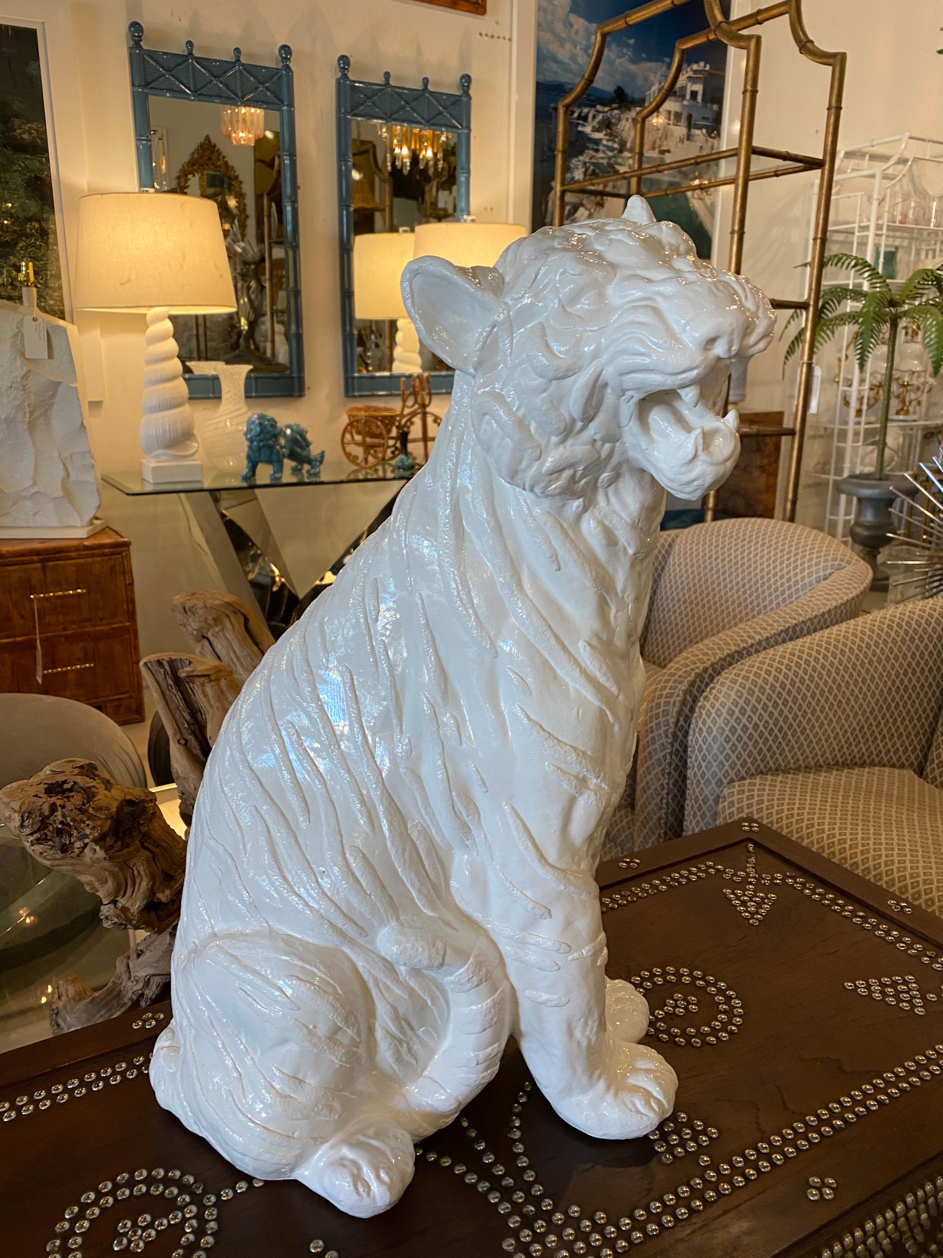 Estatua moderna vintage de yeso lacado en blanco Gran gato tigre sentado Italiano en venta 3