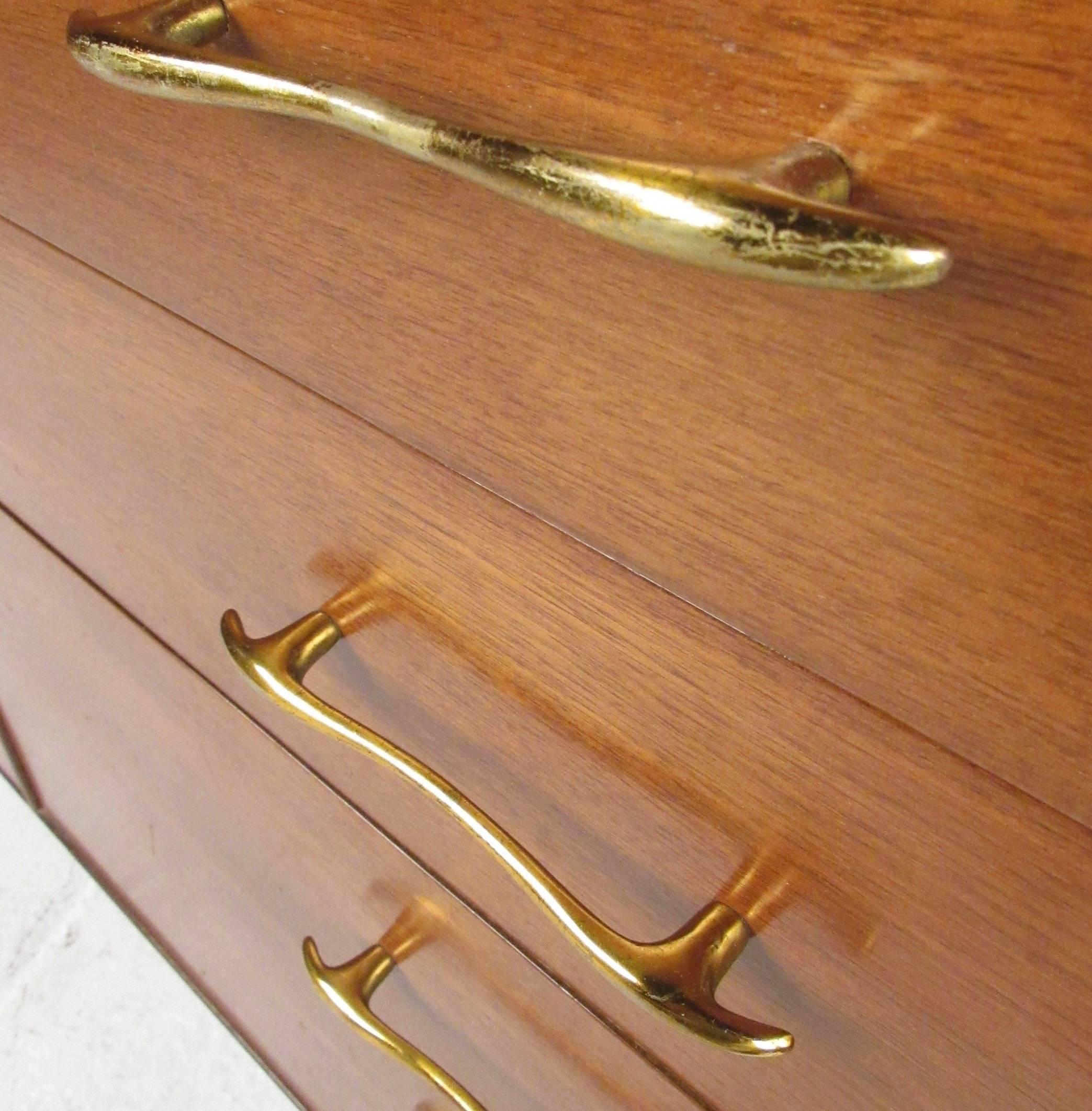 Vintage Modern R-Way Bedroom Dresser 14