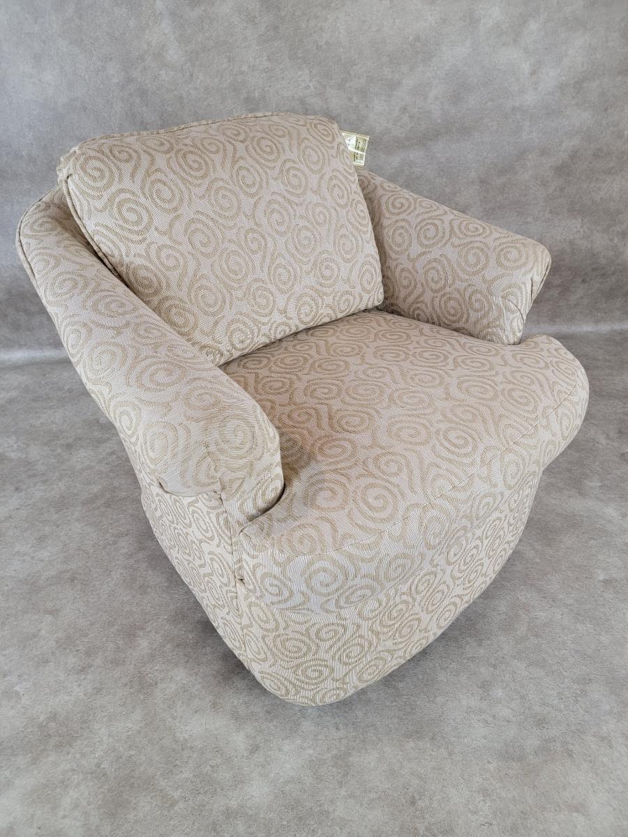 Vintage Modern Retro Upholstered Scroll Arm Swivel Lounge By  Sam Moore Bon état - En vente à Chicago, IL