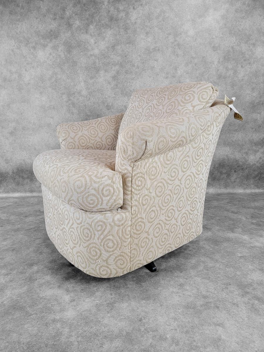 20ième siècle Vintage Modern Retro Upholstered Scroll Arm Swivel Lounge By  Sam Moore en vente