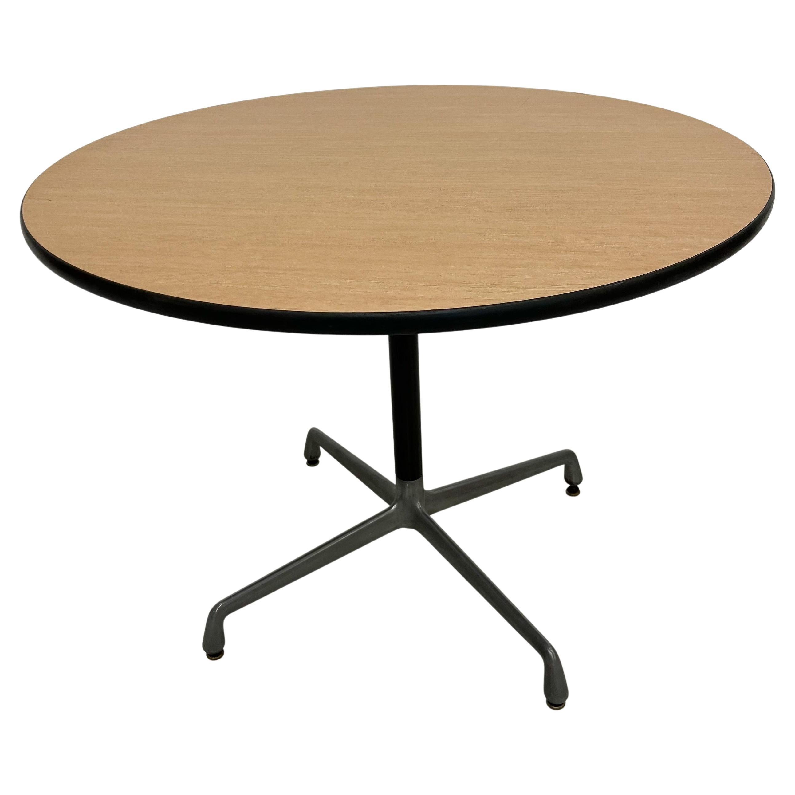 Charles & Ray Eames-Tisch von Herman Miller, Aluminiumgruppe, 1980er Jahre (Ende des 20. Jahrhunderts) im Angebot