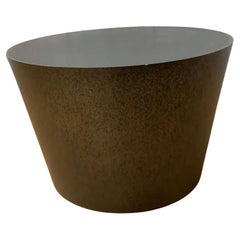 Vintage Modern Runder Trommel Beistelltisch oder Couchtisch aus patiniertem Metall