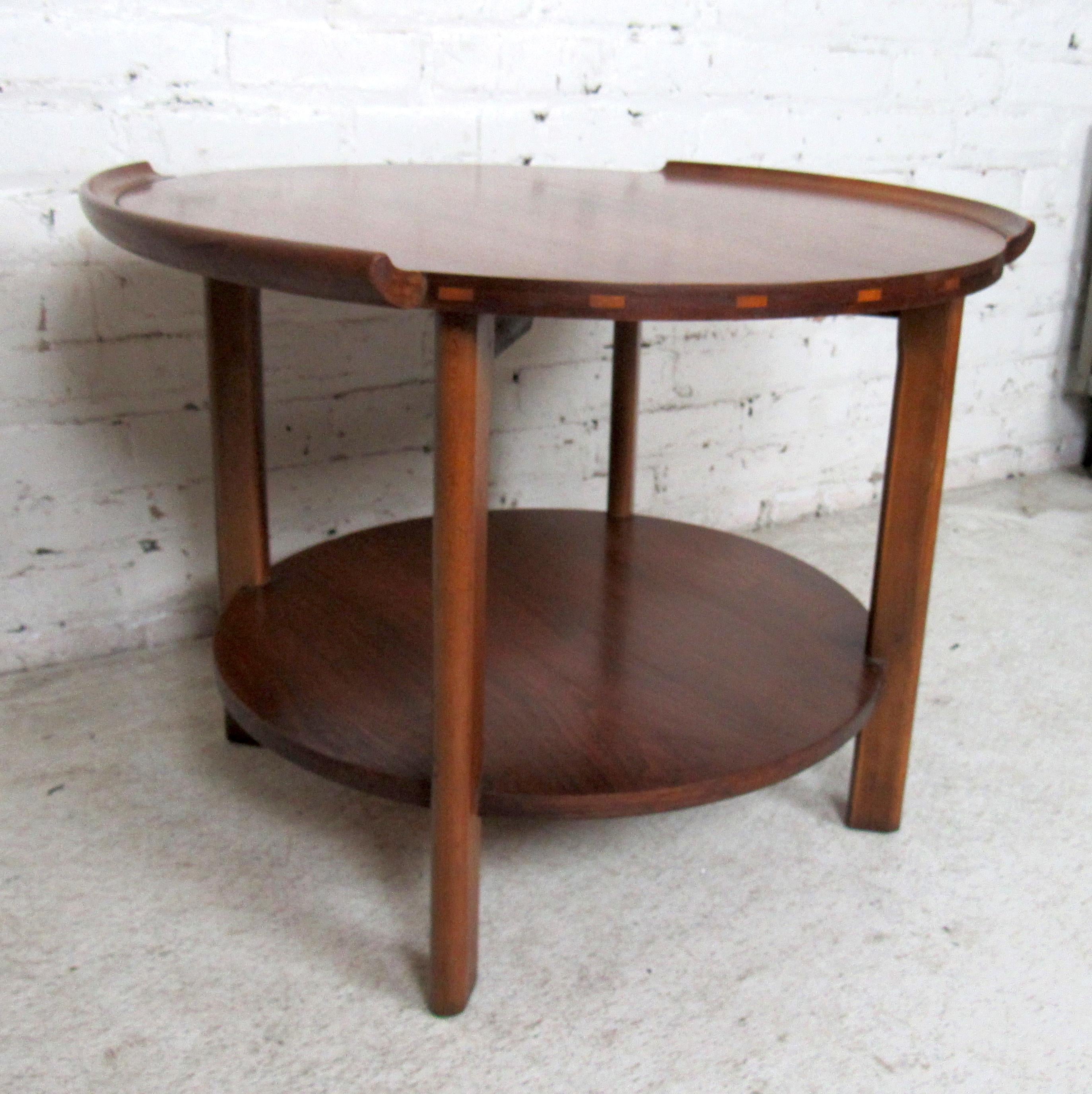 Mid-20th Century Vintage Modern Round Side Table by Lane