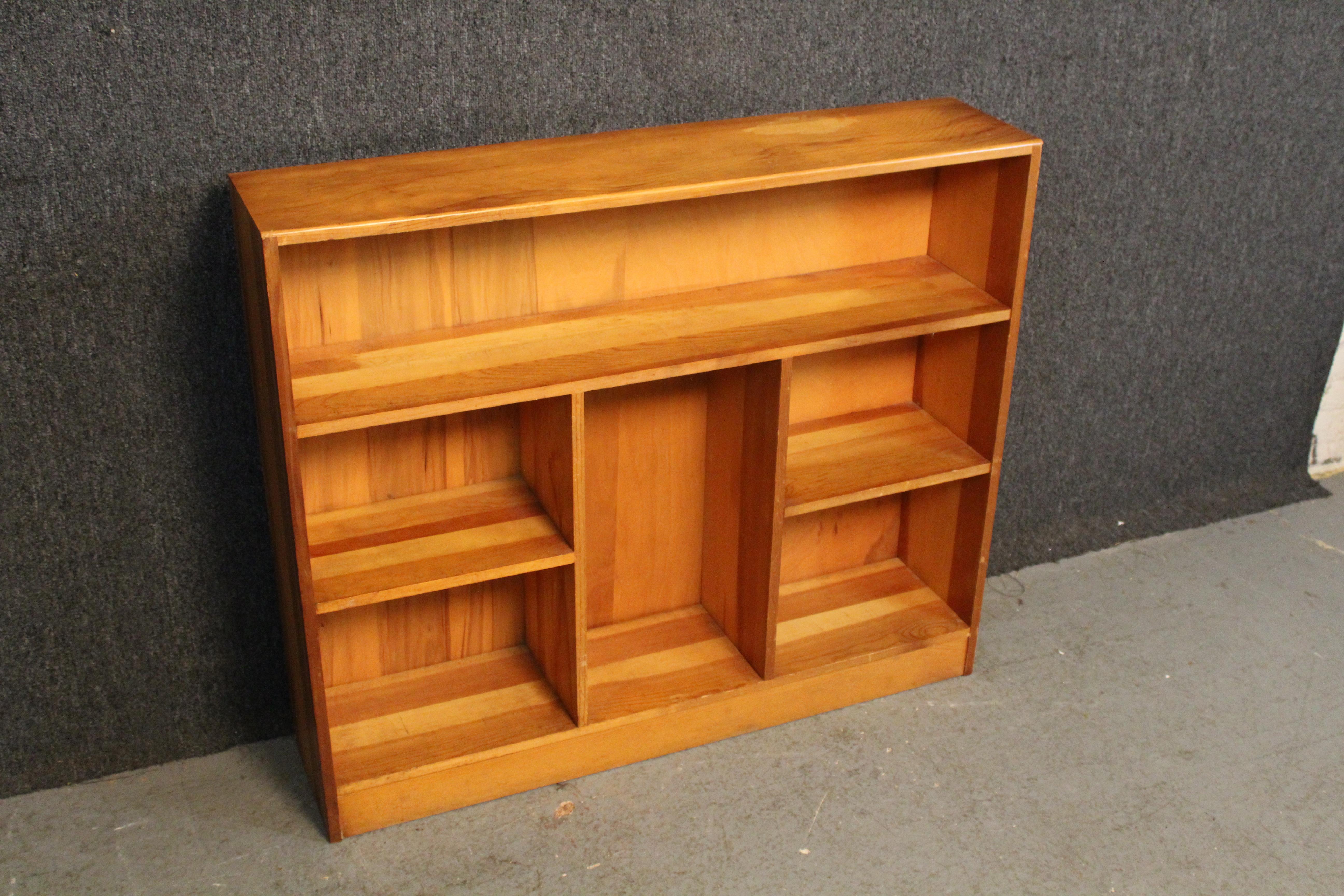 Vintage Modern Rustic Solid Pine Bookshelf In Good Condition In Brooklyn, NY