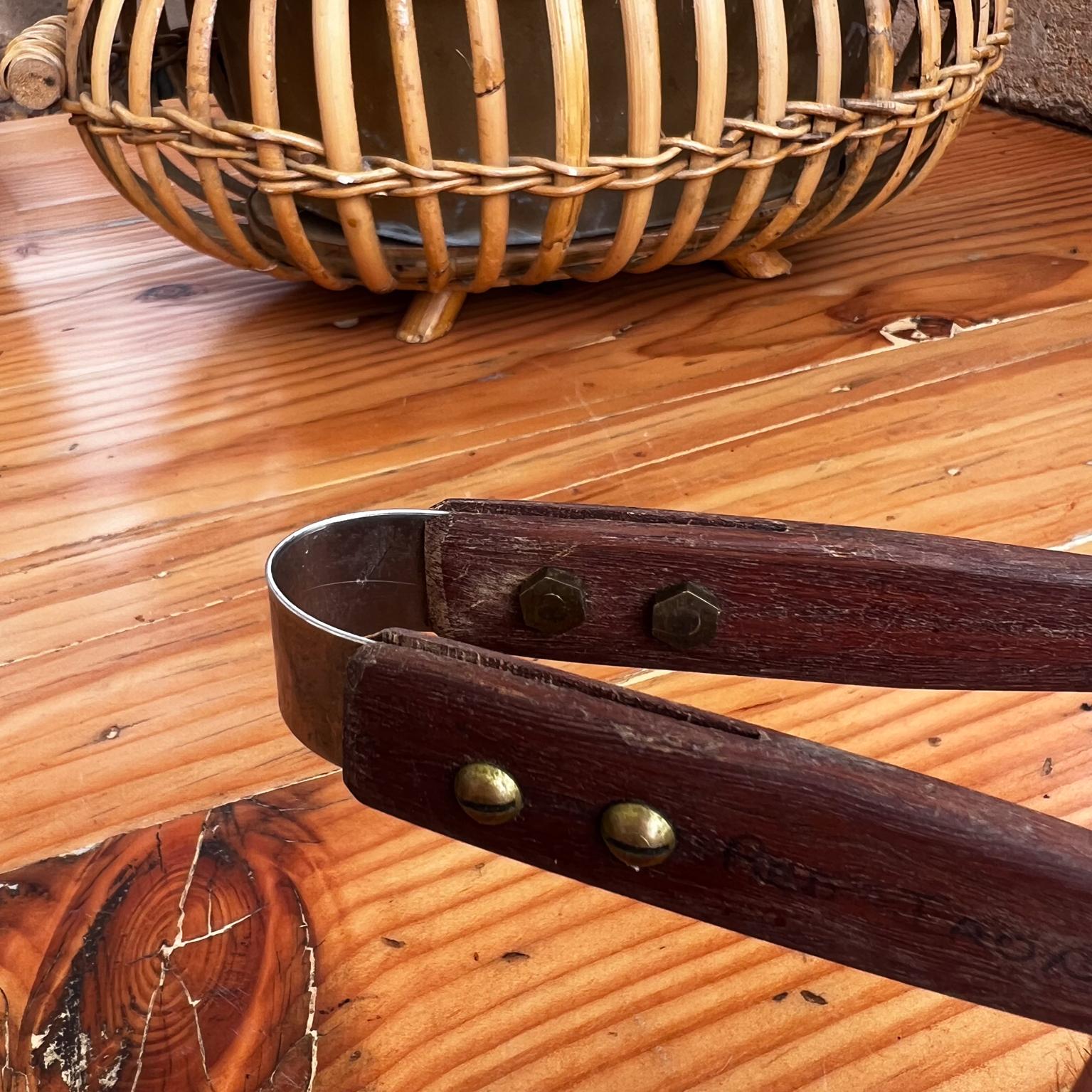 Vintage Modern Salad Servers Tongs Red Iron Bark Wood and Brass For Sale 1