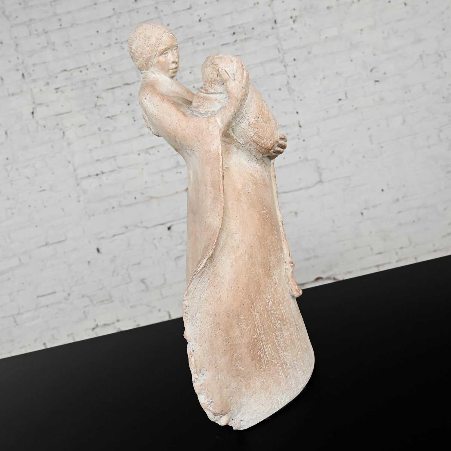 Moderne Vintage-Skulptur Mutter und Kind von Willow Woosav für Austin Productions, Vintage (20. Jahrhundert) im Angebot