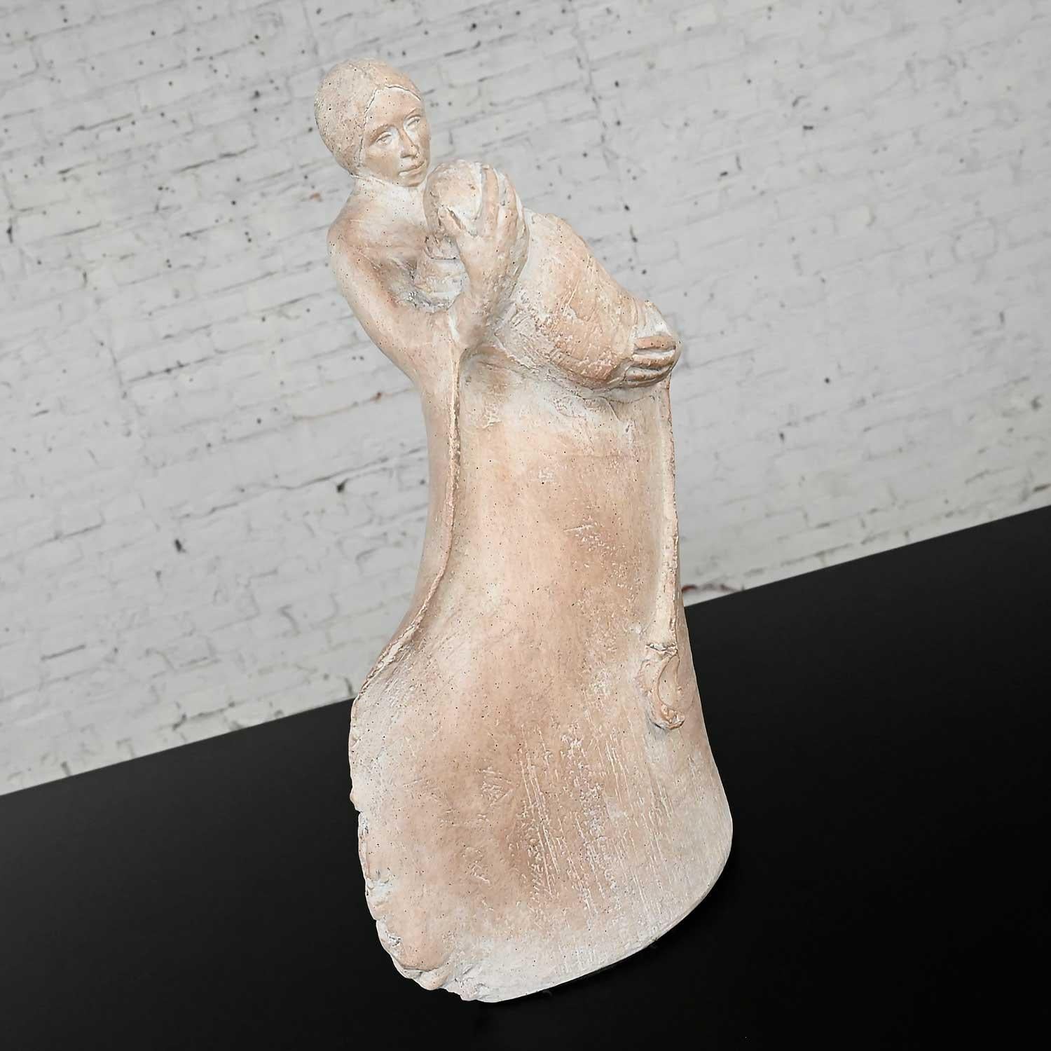 Vintage Modern Sculpture Mother & Child by Willow Woosav for Austin Productions In Good Condition For Sale In Topeka, KS
