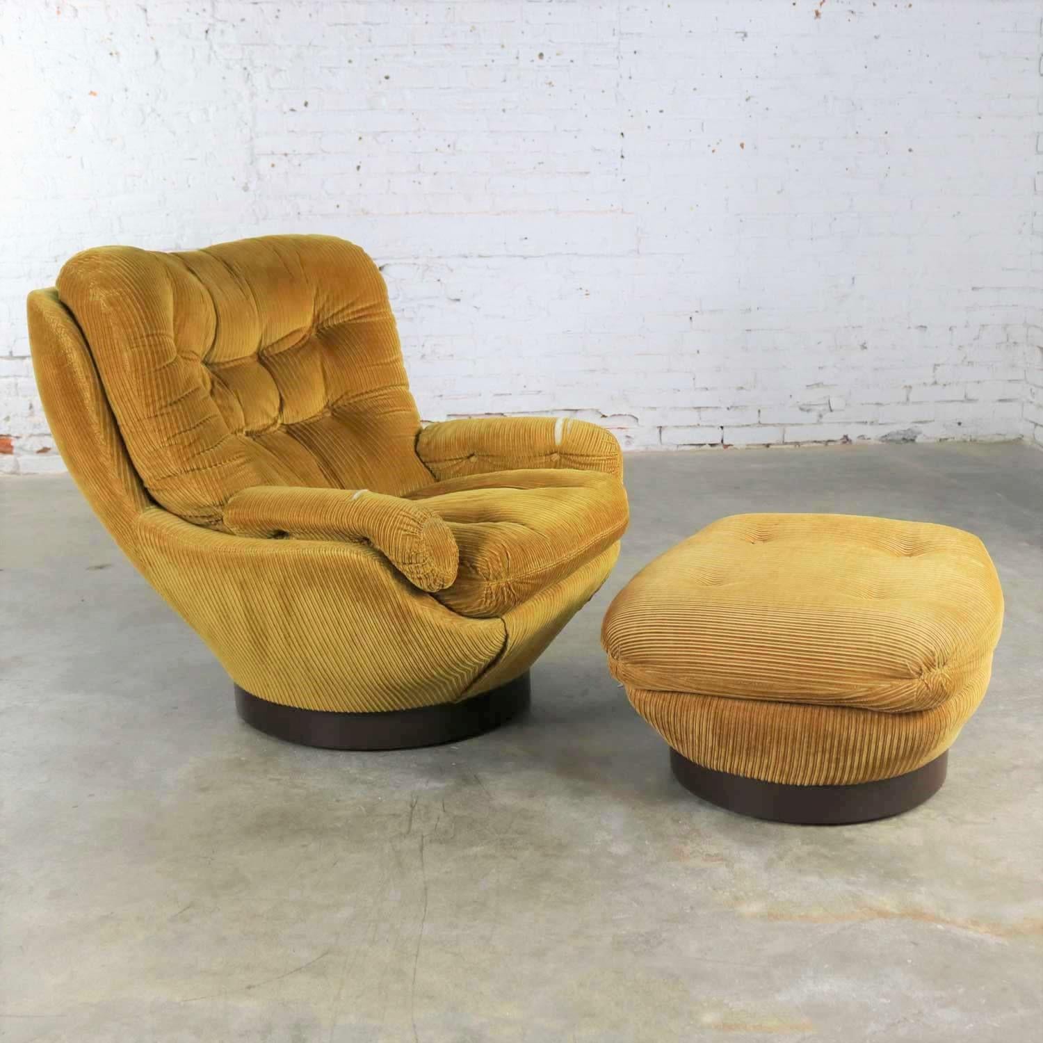 Vintage Modern Selig Swivel Chair and Ottoman Style of Joe Columbo Elda Chair 1