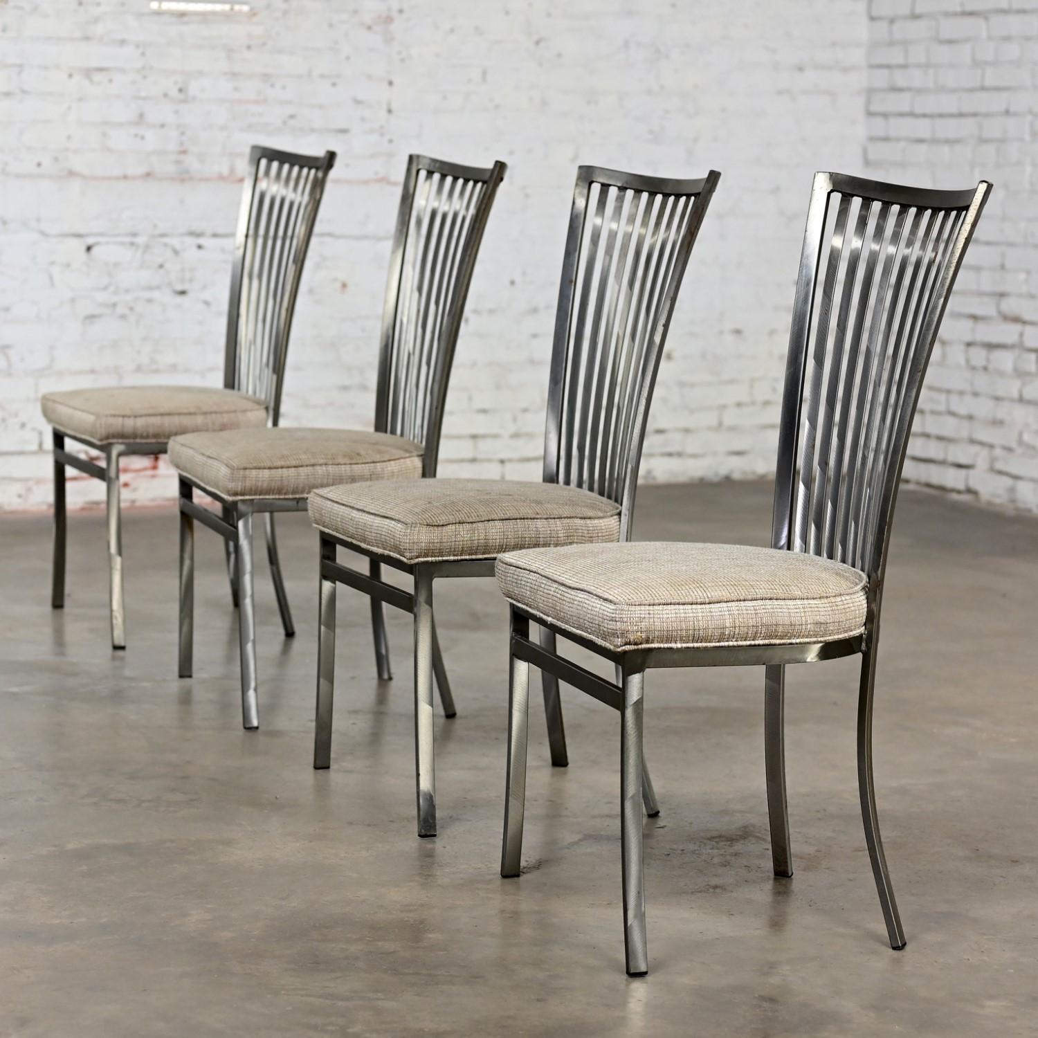 Moderno Set di 4 sedie da pranzo o laterali con schienale in acciaio a doghe Shaver Howard, moderne e vintage in vendita