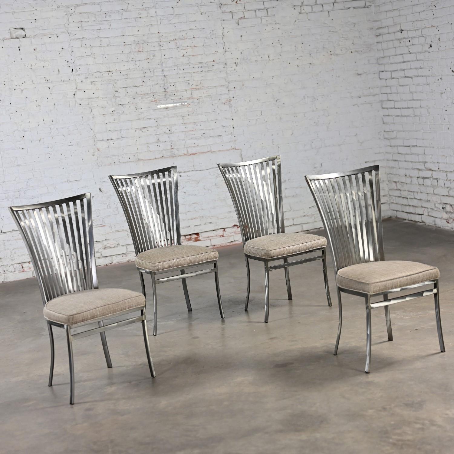 Set di 4 sedie da pranzo o laterali con schienale in acciaio a doghe Shaver Howard, moderne e vintage In condizioni buone in vendita a Topeka, KS
