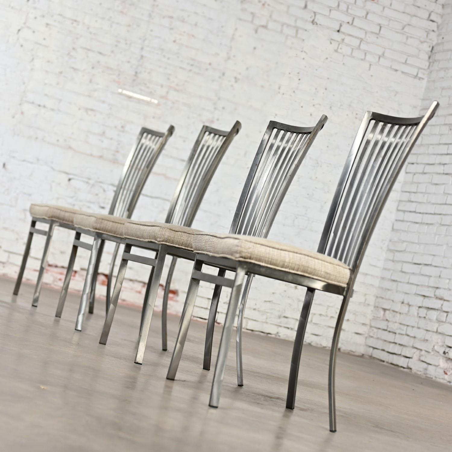 Acciaio Set di 4 sedie da pranzo o laterali con schienale in acciaio a doghe Shaver Howard, moderne e vintage in vendita