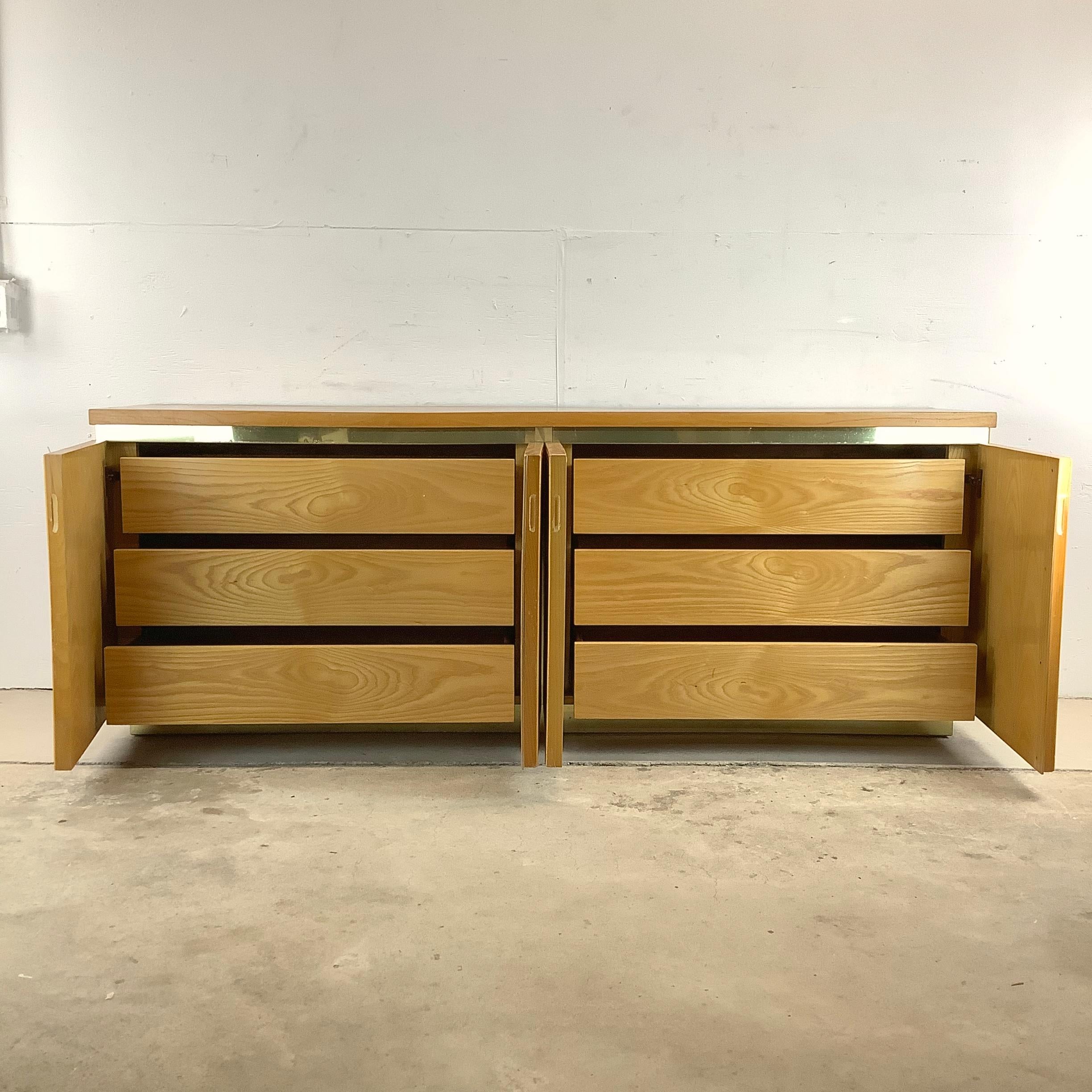 Unknown Vintage Modern Six Drawer Dresser in Bamboo Finish  For Sale