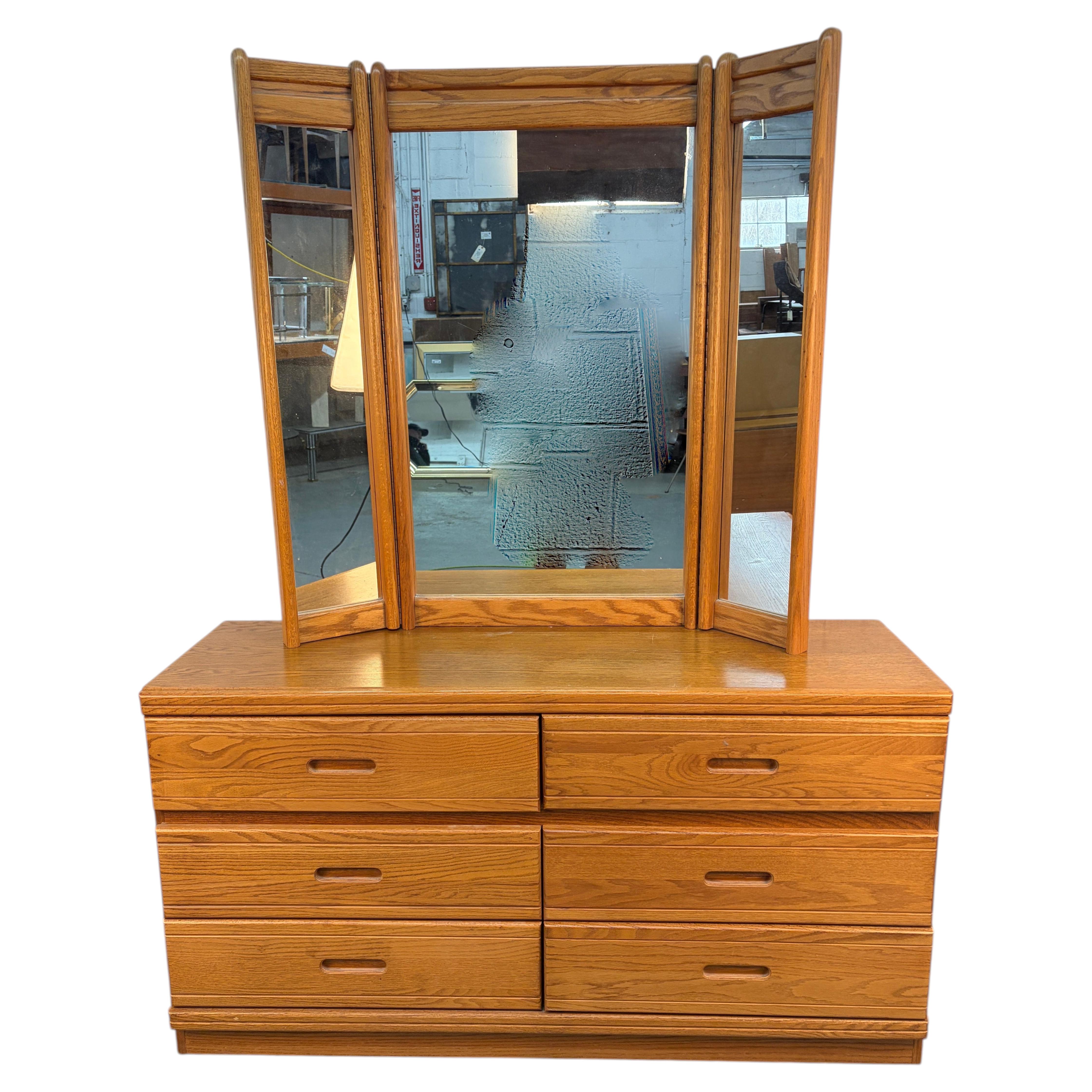 Vintage Modern Massiv Eiche Sechs-Schubladen-Kommode mit Dreifach-Spiegel