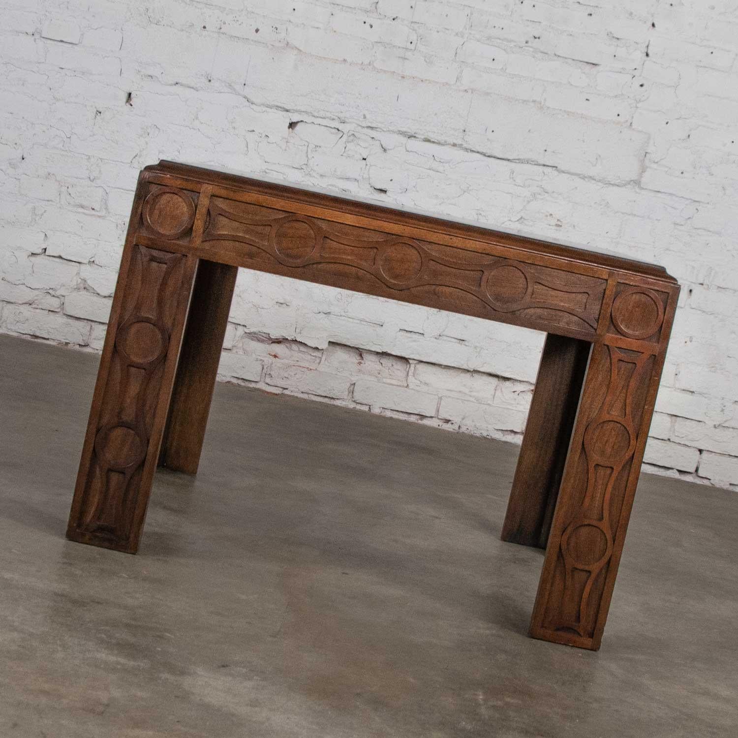 Vintage Modern Square Lane End Side Table Carved Leg Design & Chevron Veneer In Good Condition For Sale In Topeka, KS