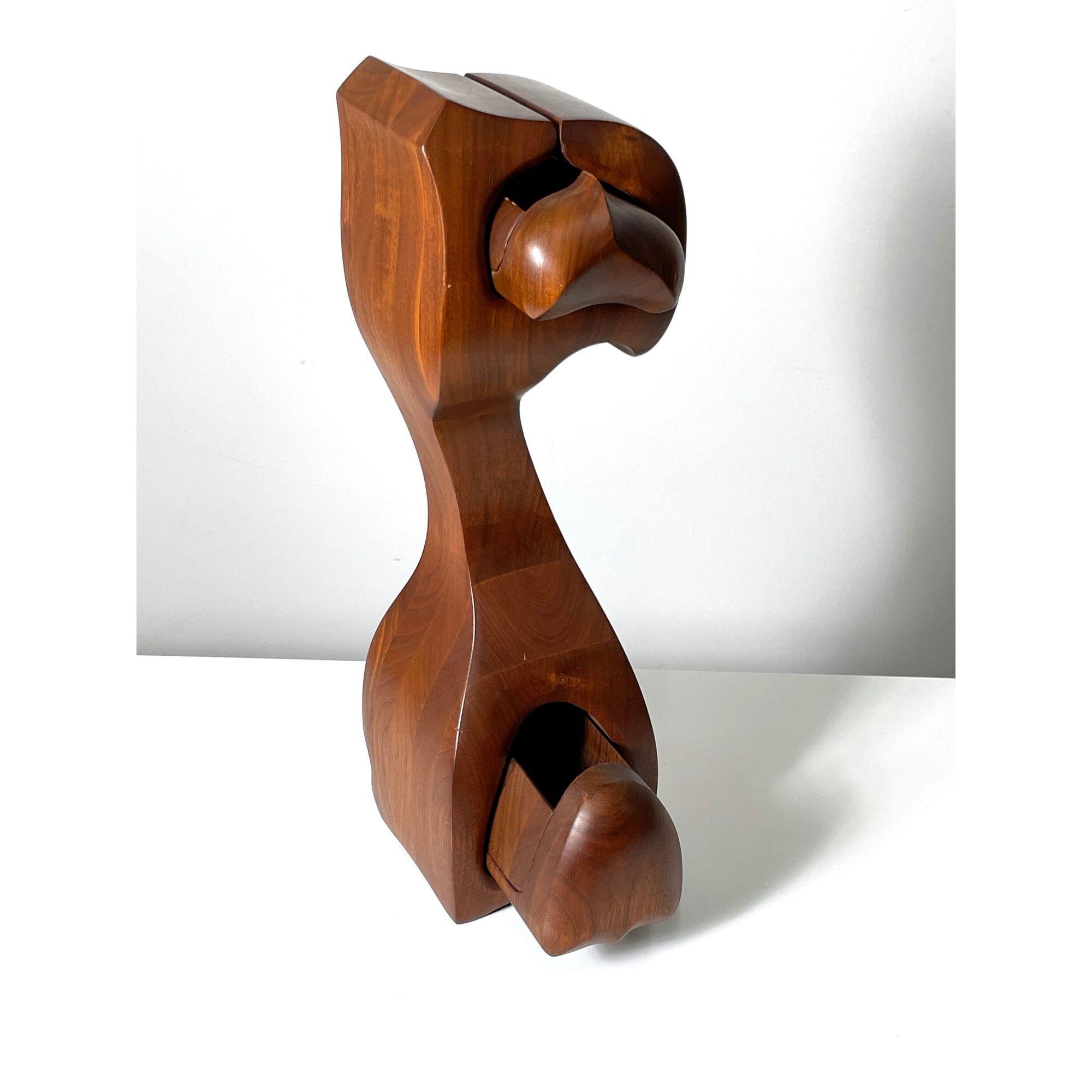 Boîte à puzzle en bois sculpté signée par l'artiste, en noyer, 1982, de The Modern Craft. Bon état - En vente à Troy, MI