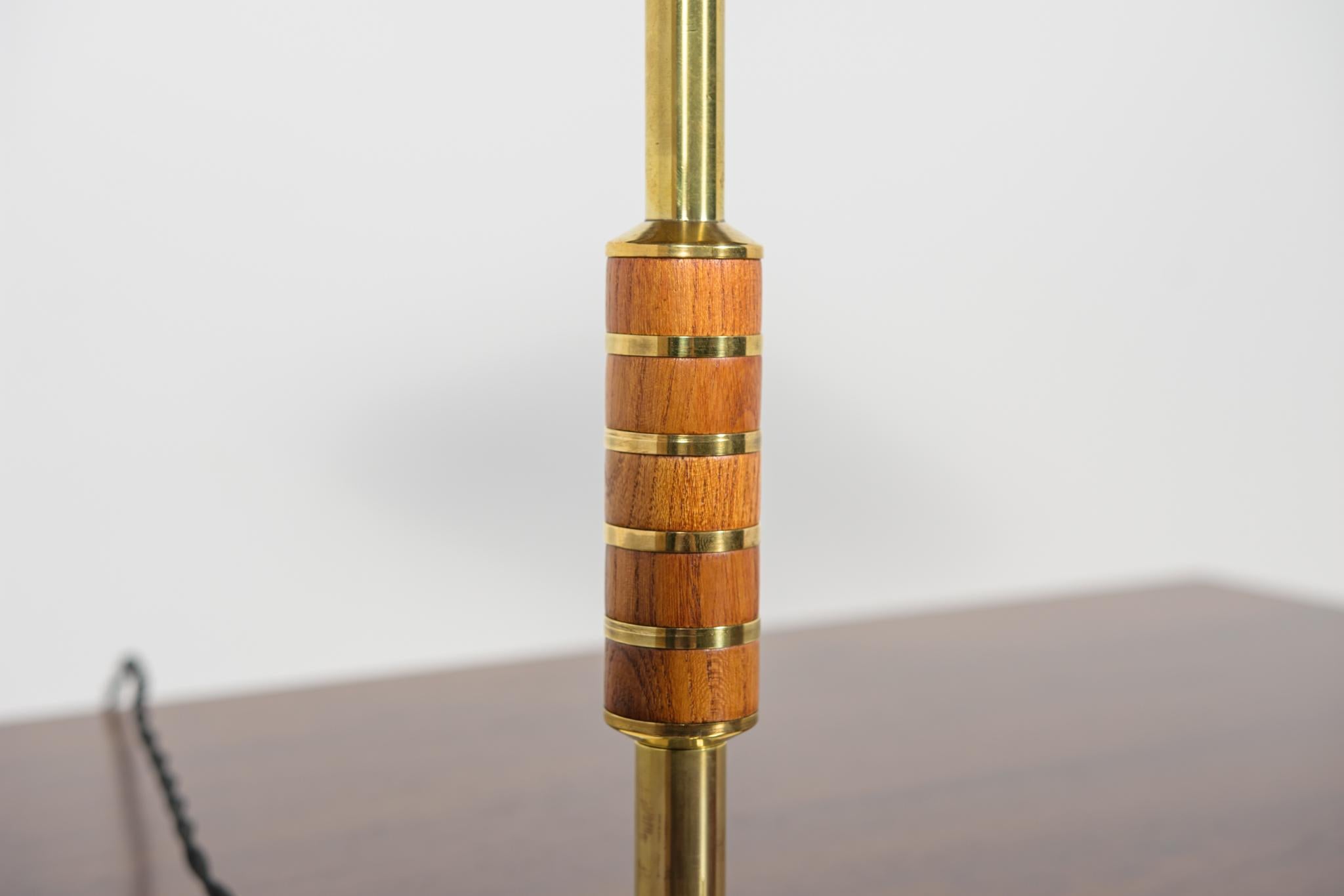 Lampe de table Vintage Modernity en laiton par Bent Karlby pour Lyfa, Danemark, 1956 en vente 6