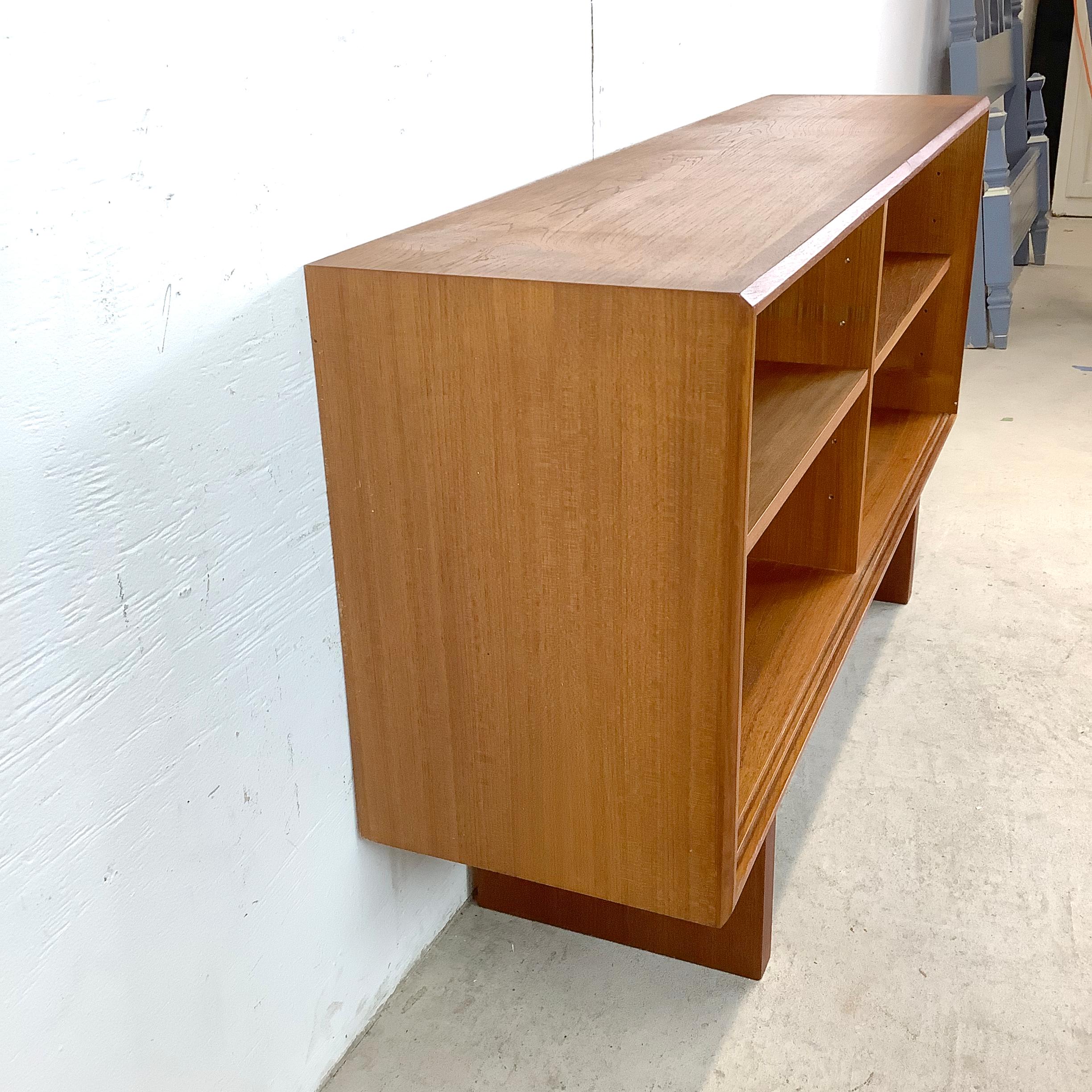 Vintage Modern Teak Bücherregal Topper im Angebot 2