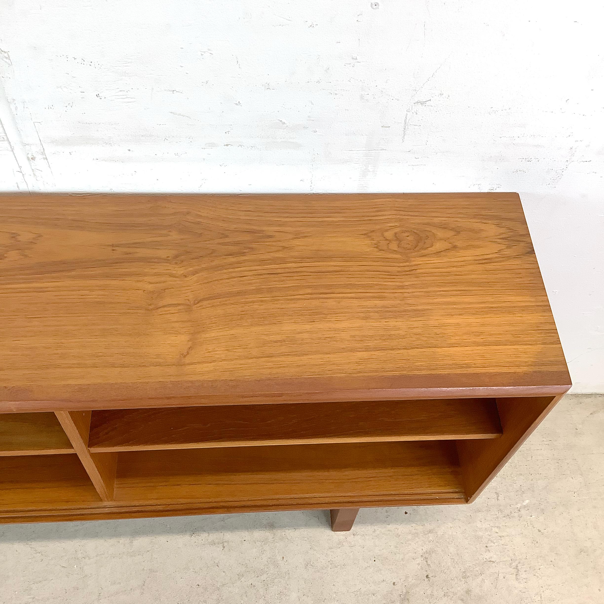 Vintage Modern Teak Bücherregal Topper im Angebot 4