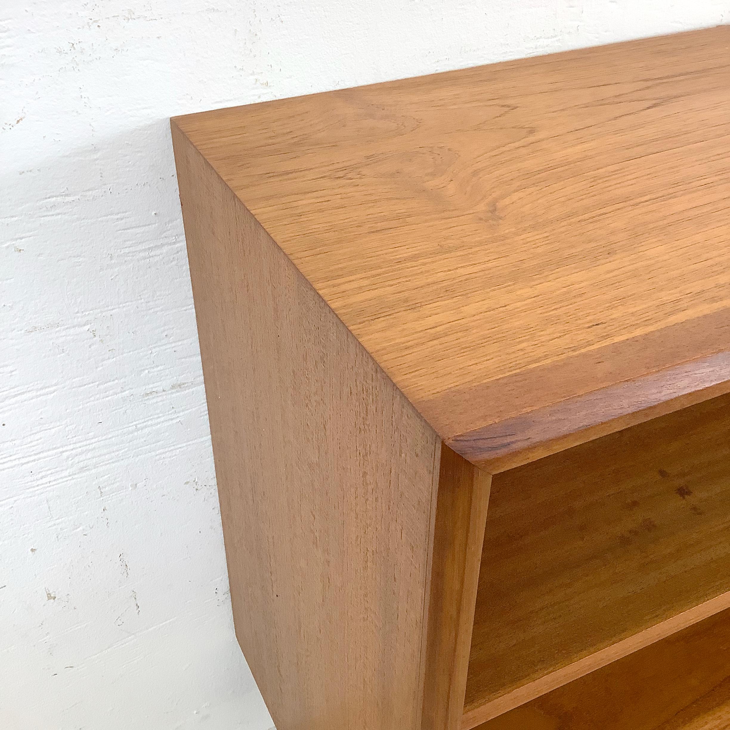Vintage Modern Teak Bücherregal Topper im Angebot 10