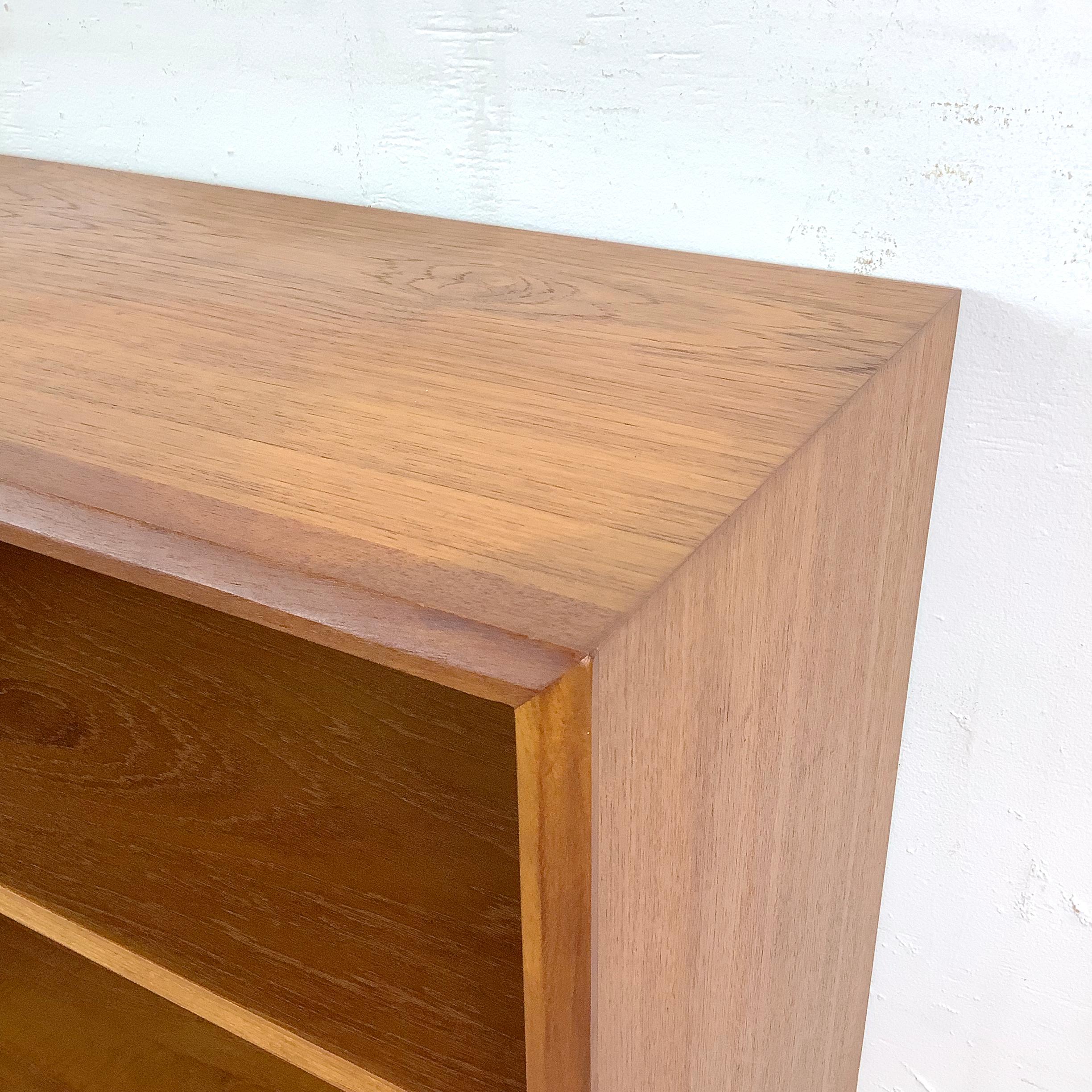 Vintage Modern Teak Bücherregal Topper im Angebot 11