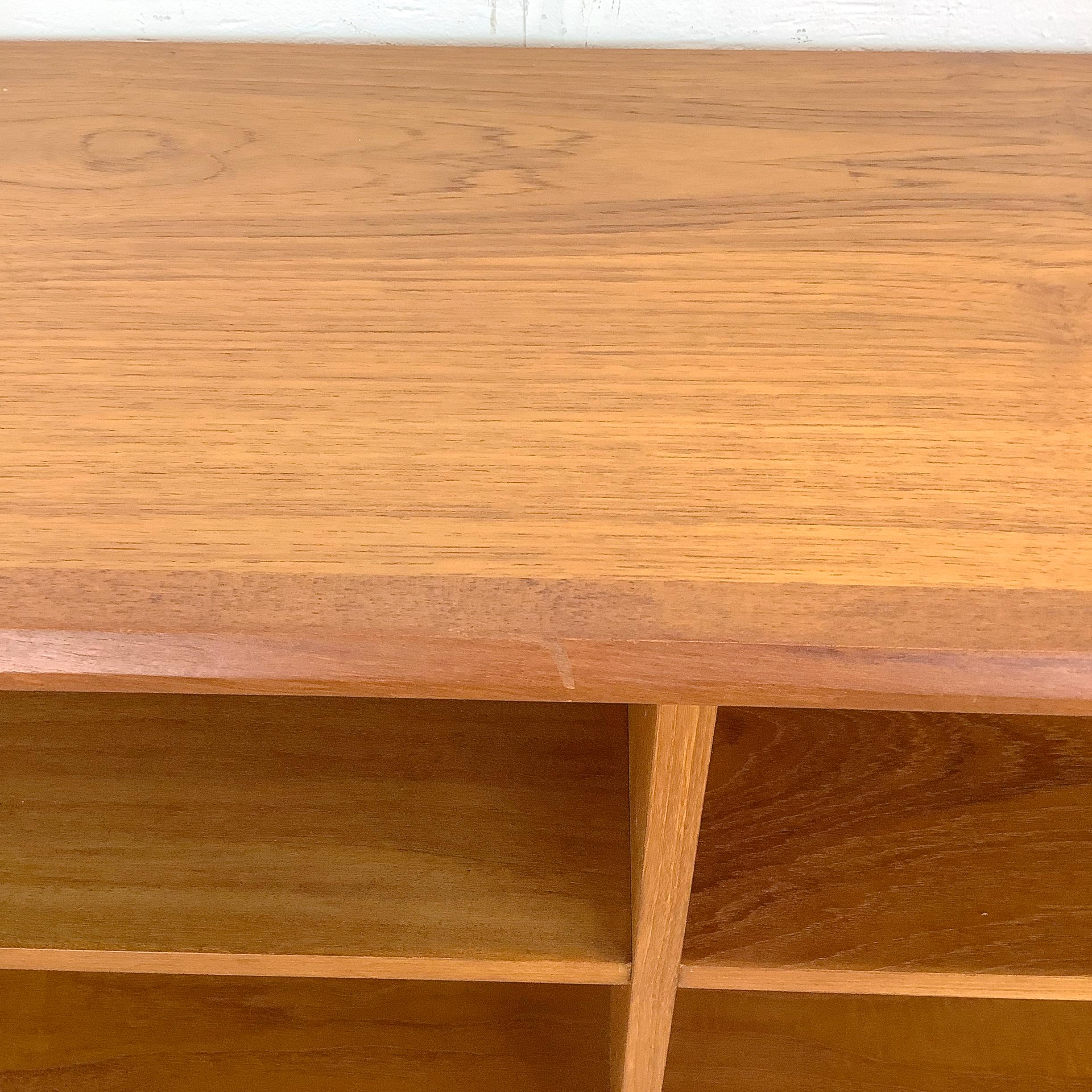 Vintage Modern Teak Bücherregal Topper im Angebot 12