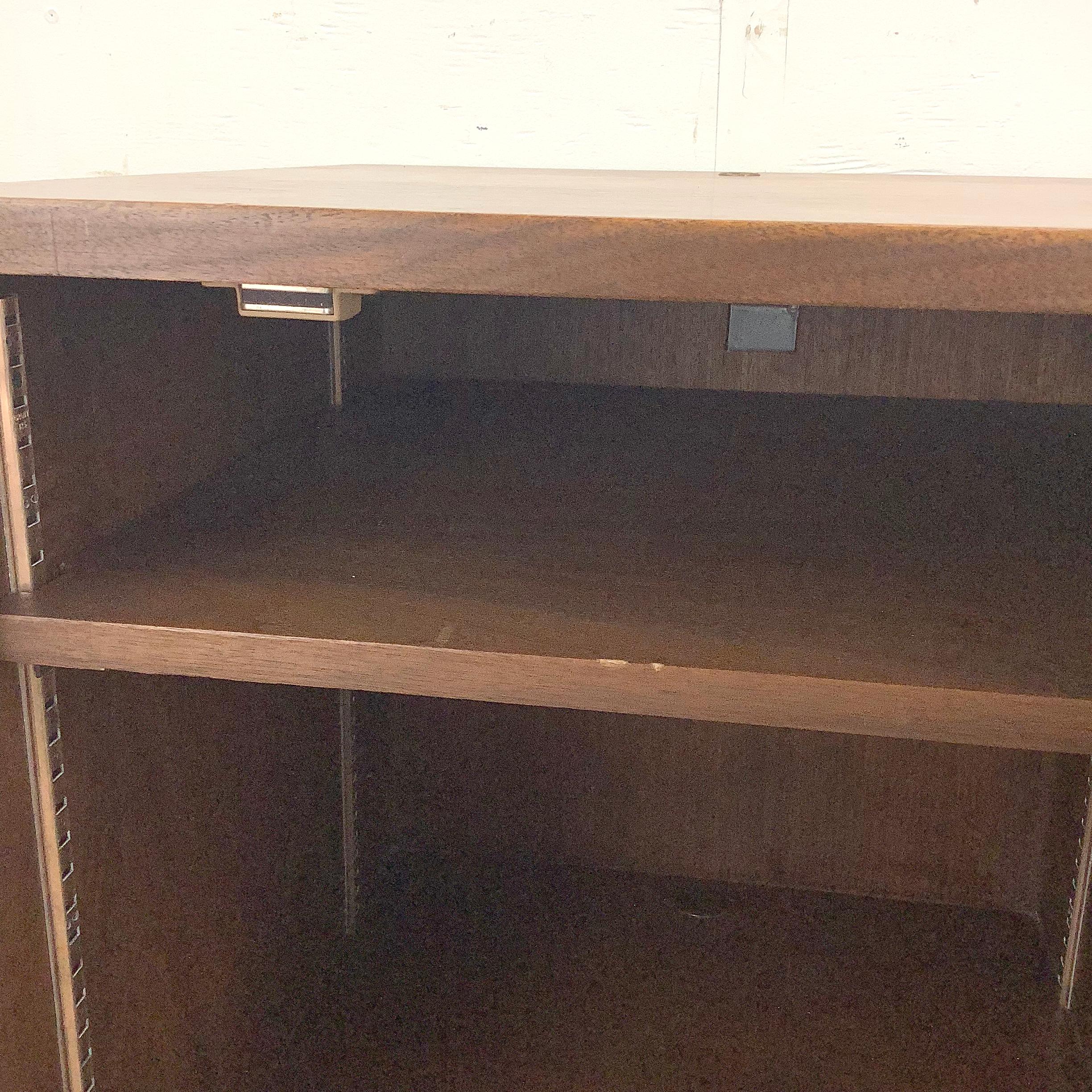 Mobiletto o comodino in teak moderno d'epoca in vendita 10