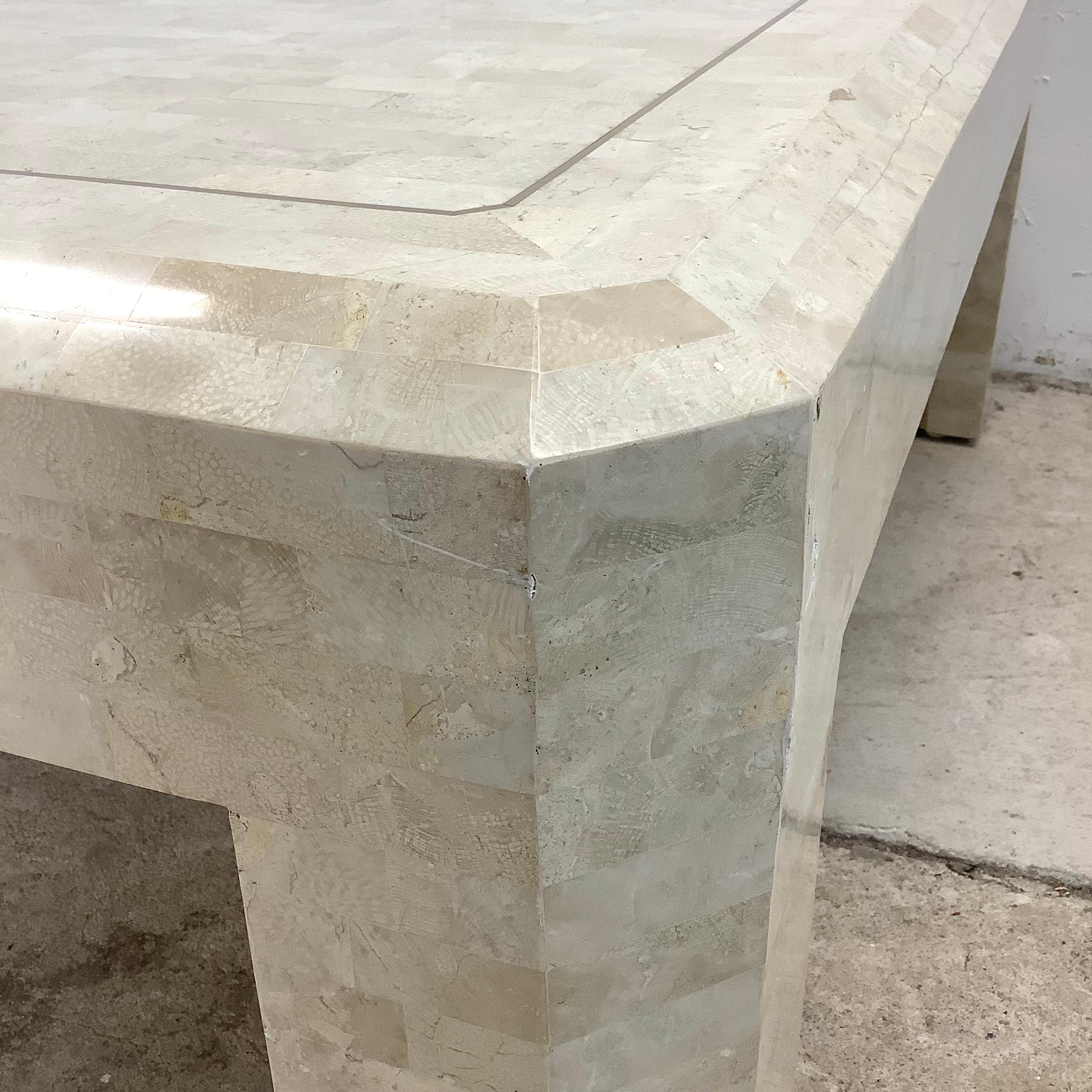 Table basse moderne en pierre tessellée attr. Smith & Smith en vente 8