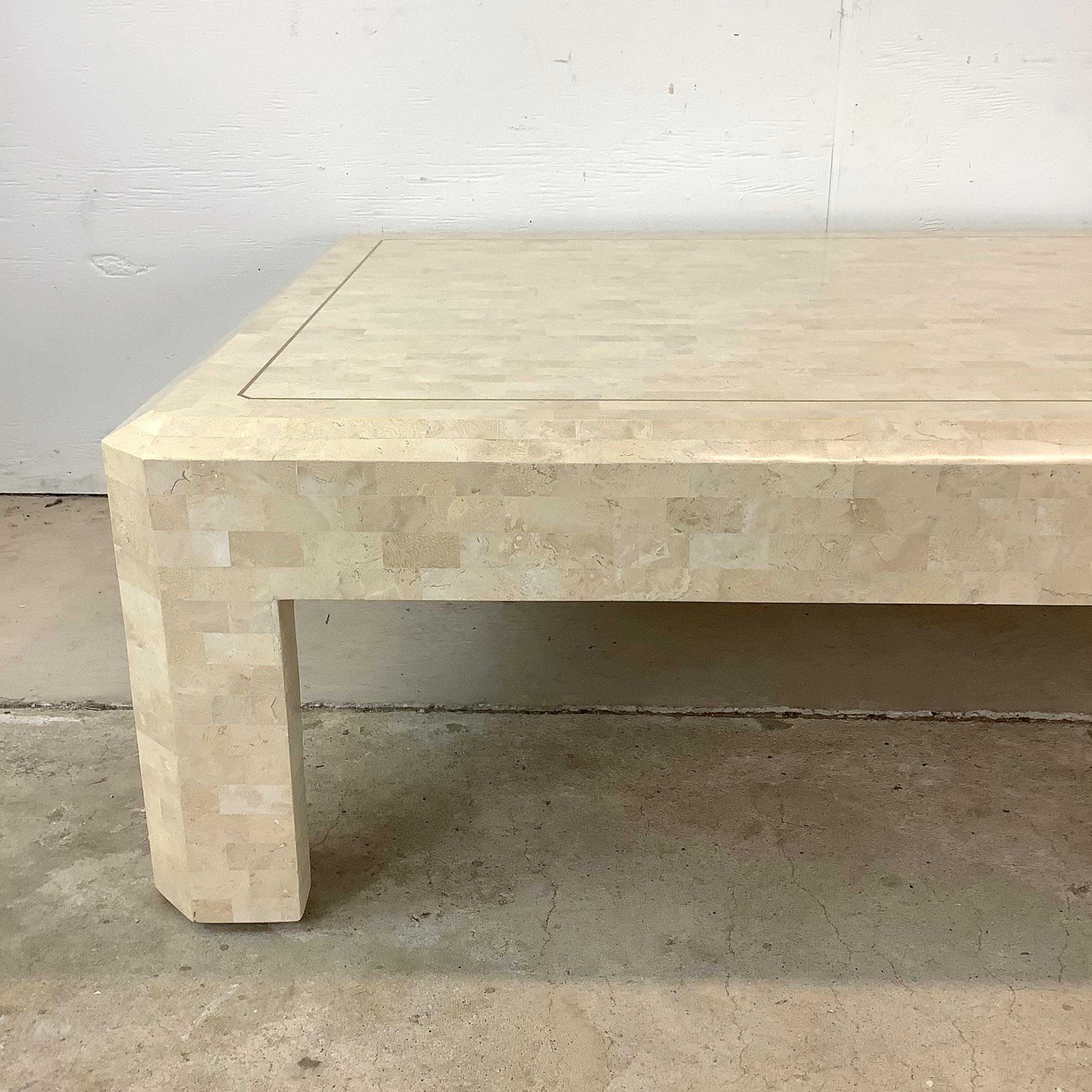 Autre Table basse moderne en pierre tessellée attr. Smith & Smith en vente