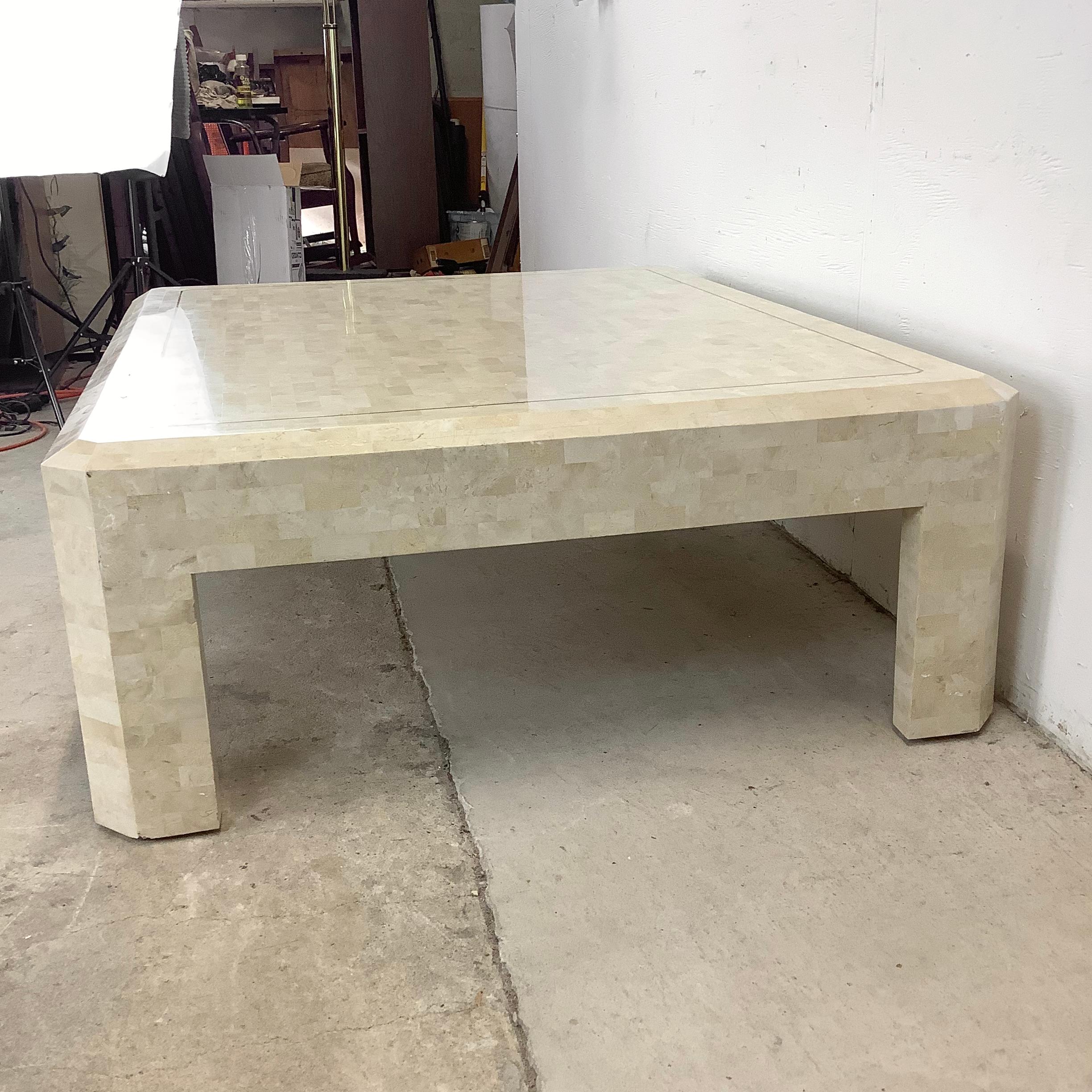 Pierre Table basse moderne en pierre tessellée attr. Smith & Smith en vente