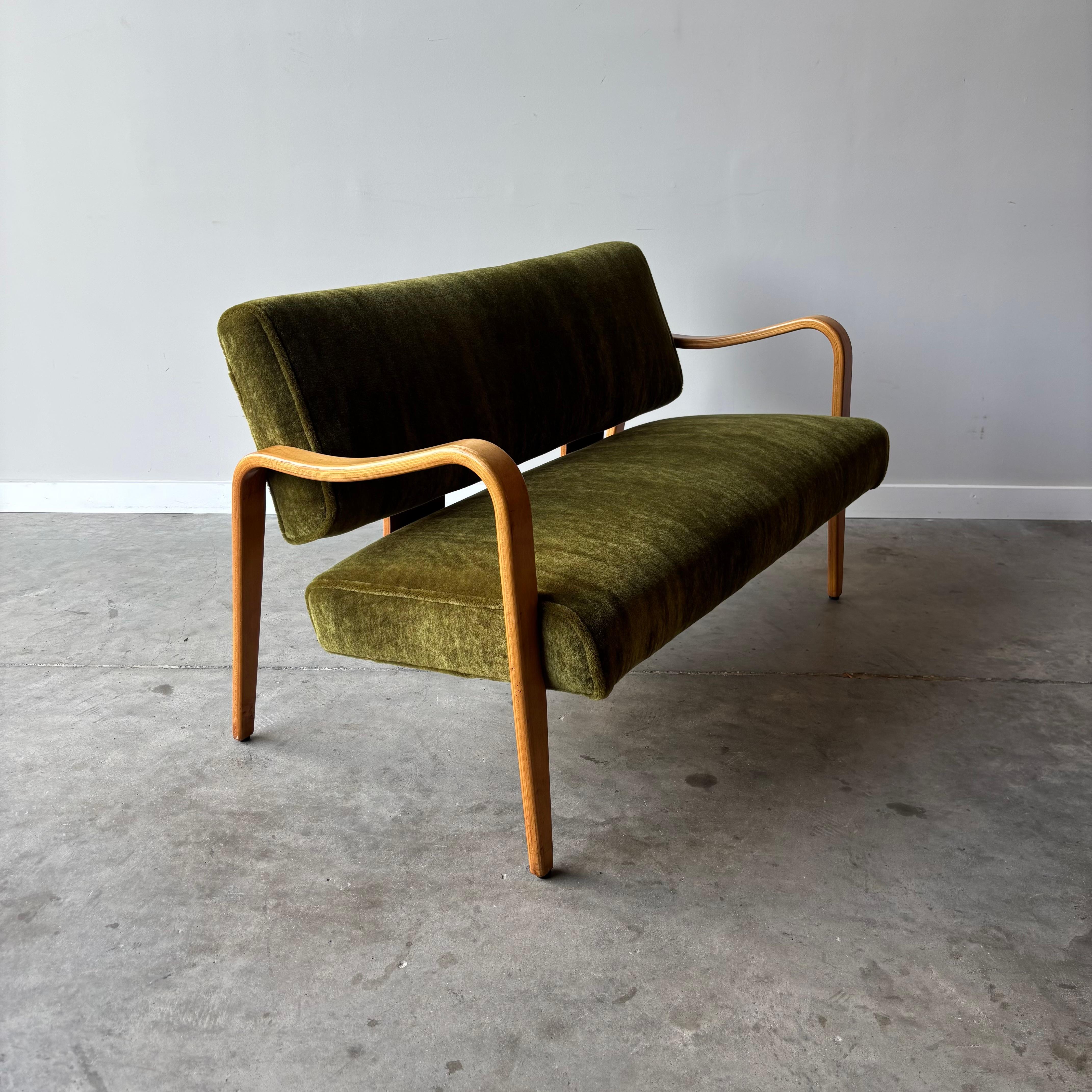 Vintage Modern Thonet Loveseat, New Mohair en vente 8
