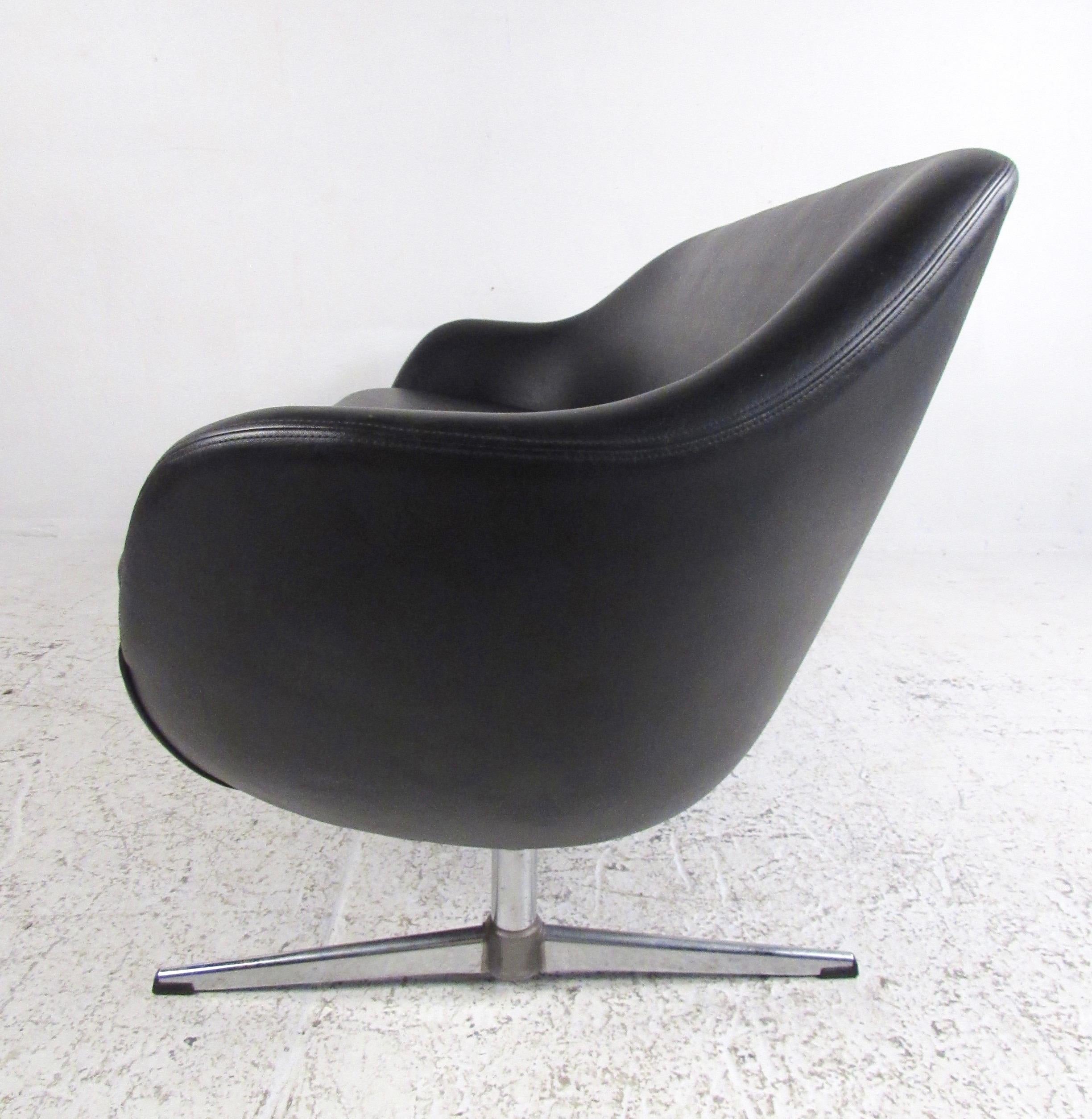 Vintage Modern Three-Seat Sofa by Overman In Good Condition In Brooklyn, NY