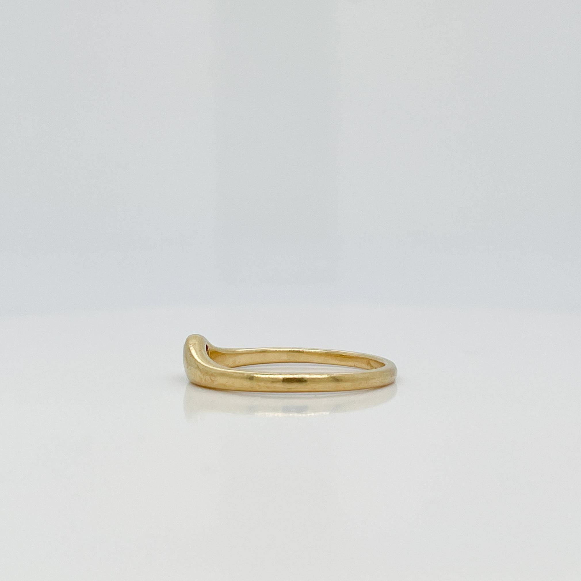 Round Cut Vintage Modern Tiffany & Co. 18 Karat Gold & Sapphire Ring