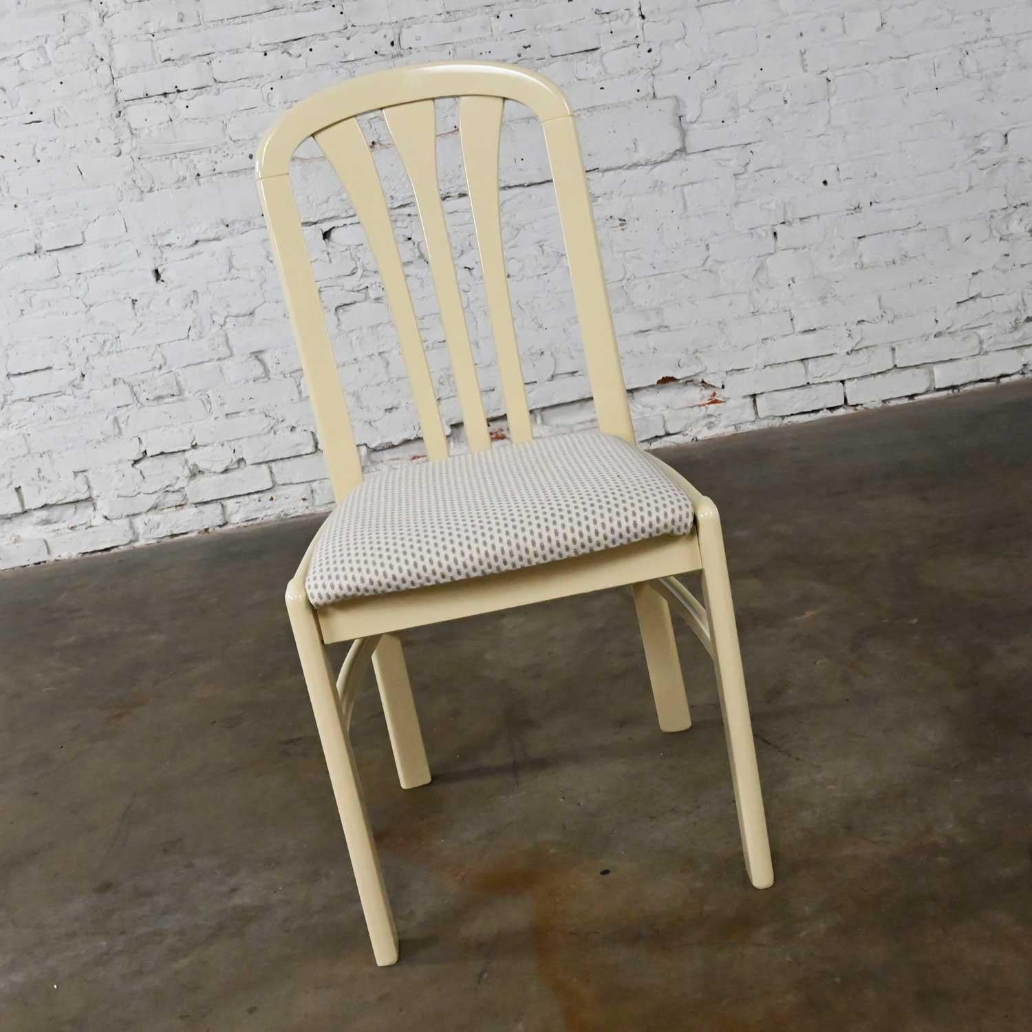 Vintage Modern to Post Modern White Lacquered Side Chair with Arched Top In Good Condition For Sale In Topeka, KS