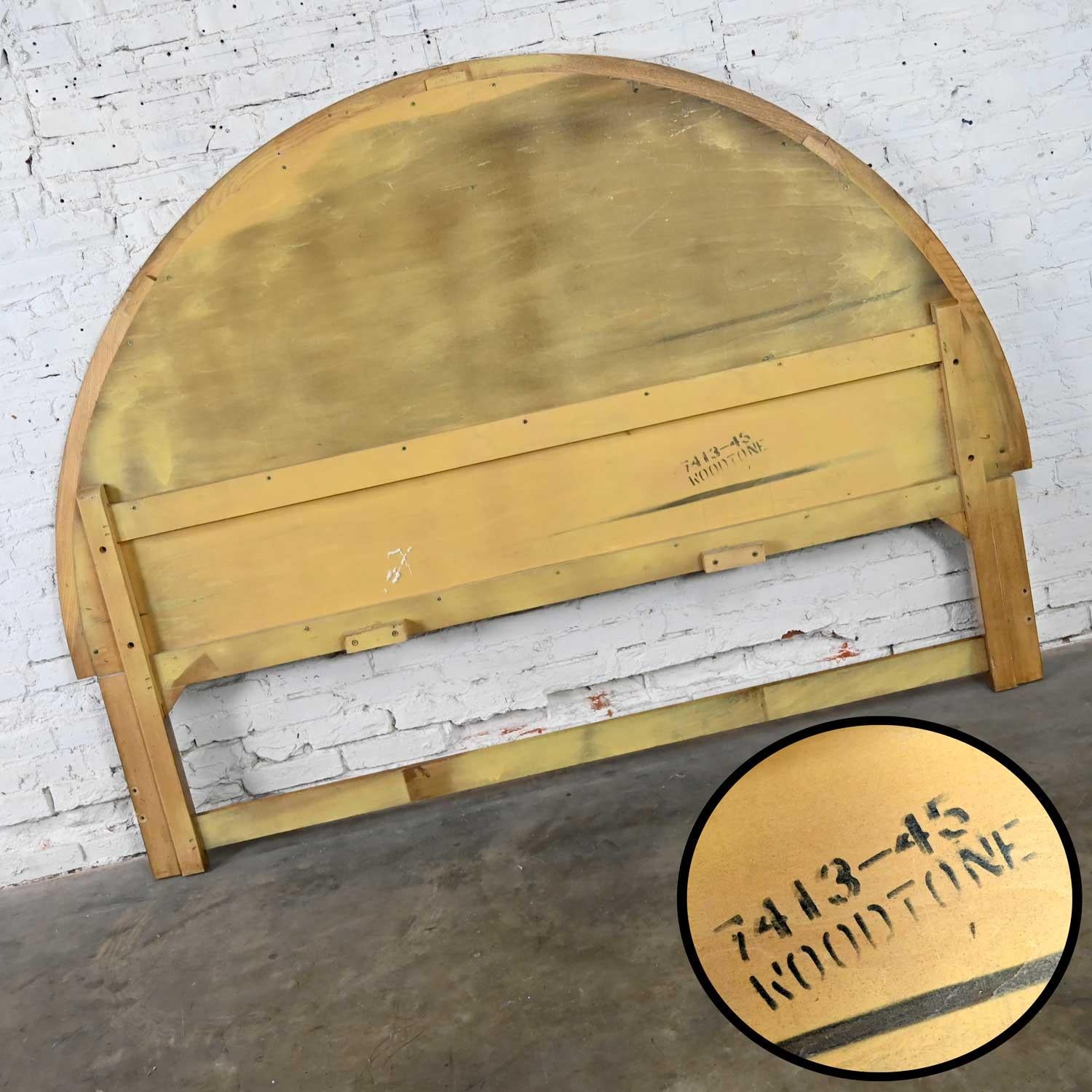 Vintage Modern to Postmodern Arched Rising Sun Pattern Oak & Cane King Headboard For Sale 9