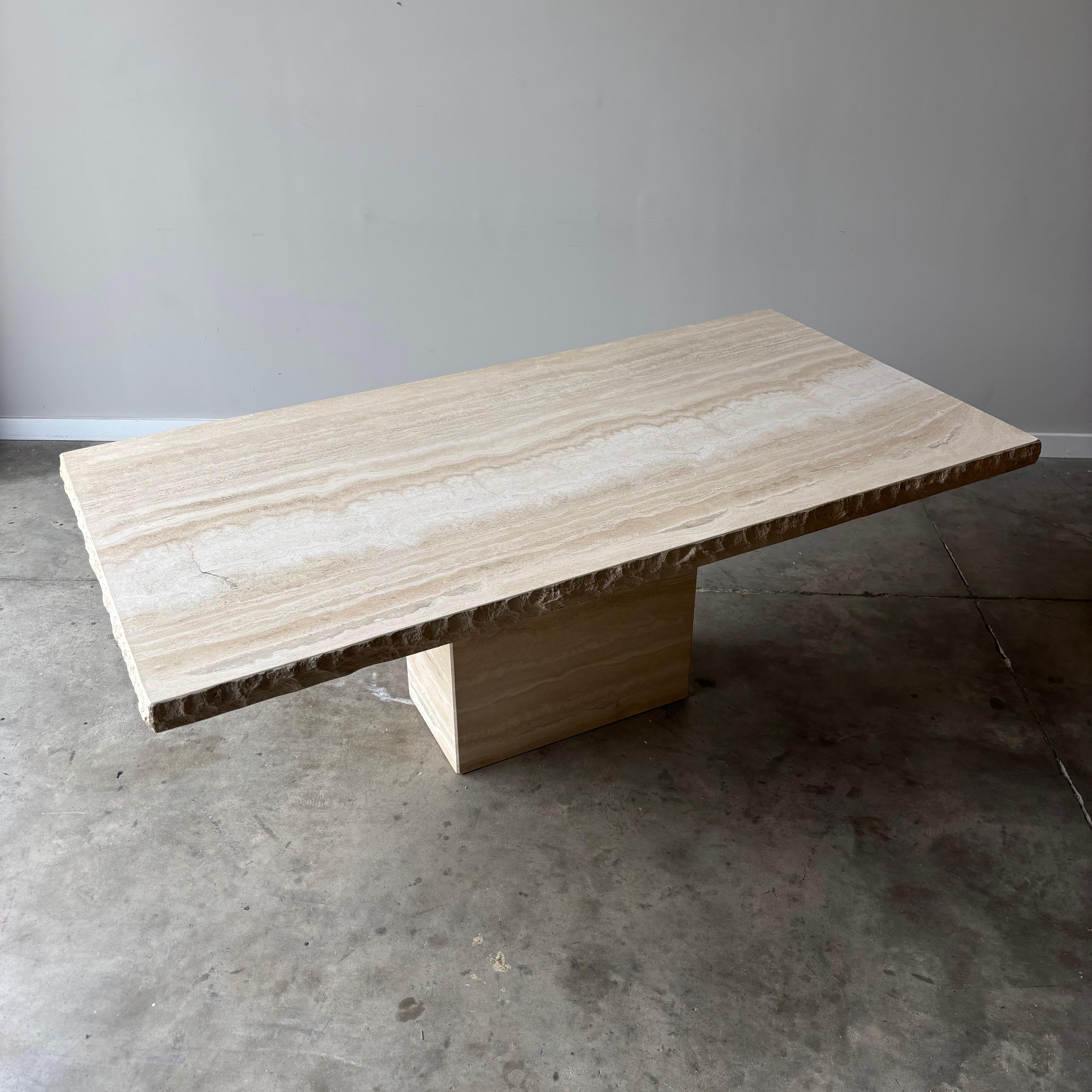 Vintage Modern Travertine Dining Table with Quarry Edge en venta 1