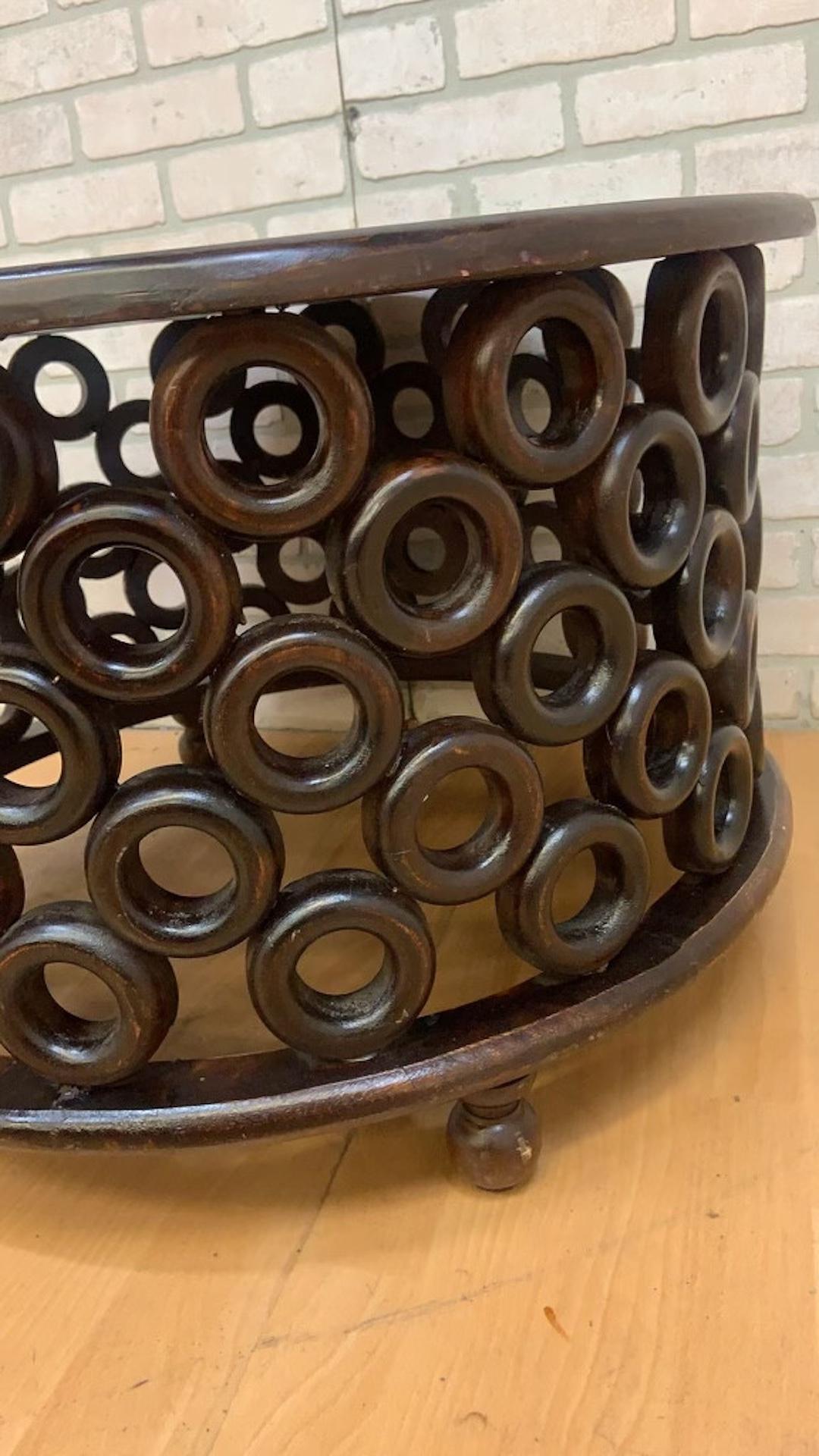 Table basse vintage moderne de style tribal avec anneau sculpté et tambour circulaire Bon état - En vente à Chicago, IL