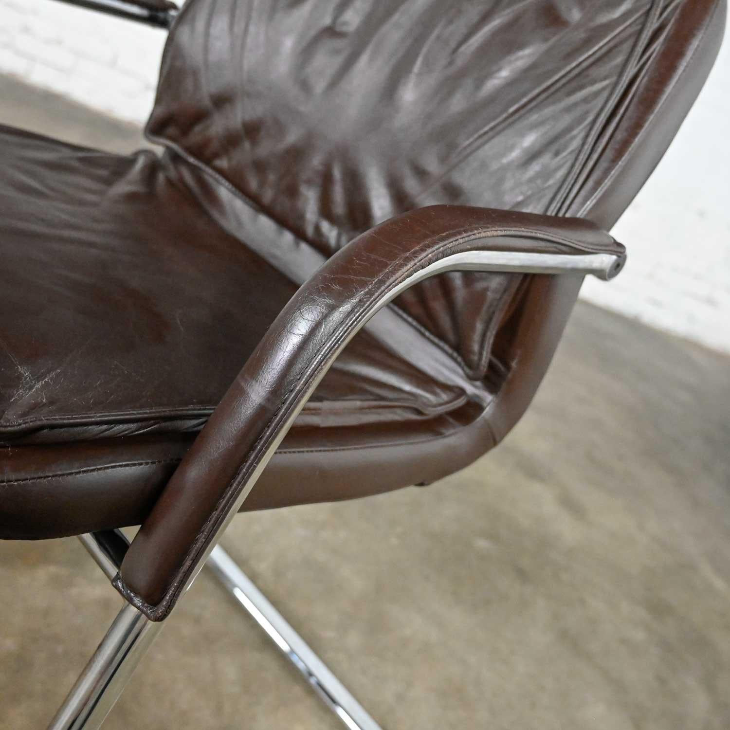 Vintage Modern Vecta Contract Brown Leather & Chrome Cantilever Pair of Chairs For Sale 2