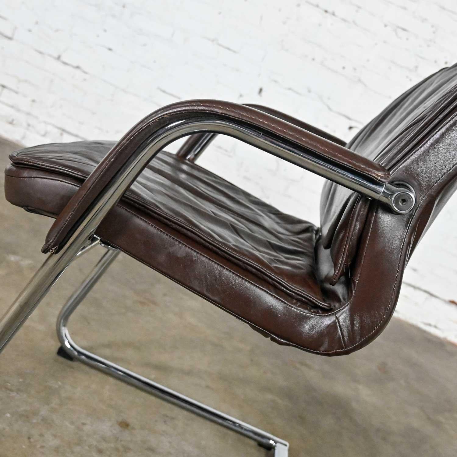 Vintage Modern Vecta Contract Brown Leather & Chrome Cantilever Pair of Chairs For Sale 3