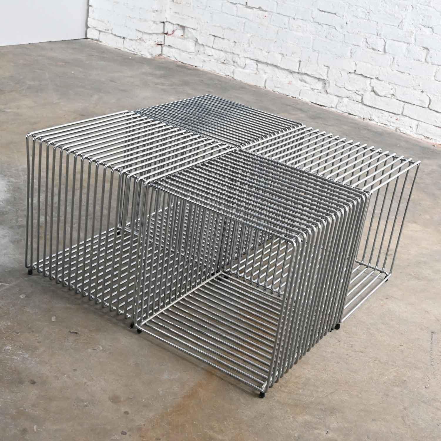 Cubes en fil de fer chromés The Moderns Verner Panton Pantonova Set of 4 en vente 6