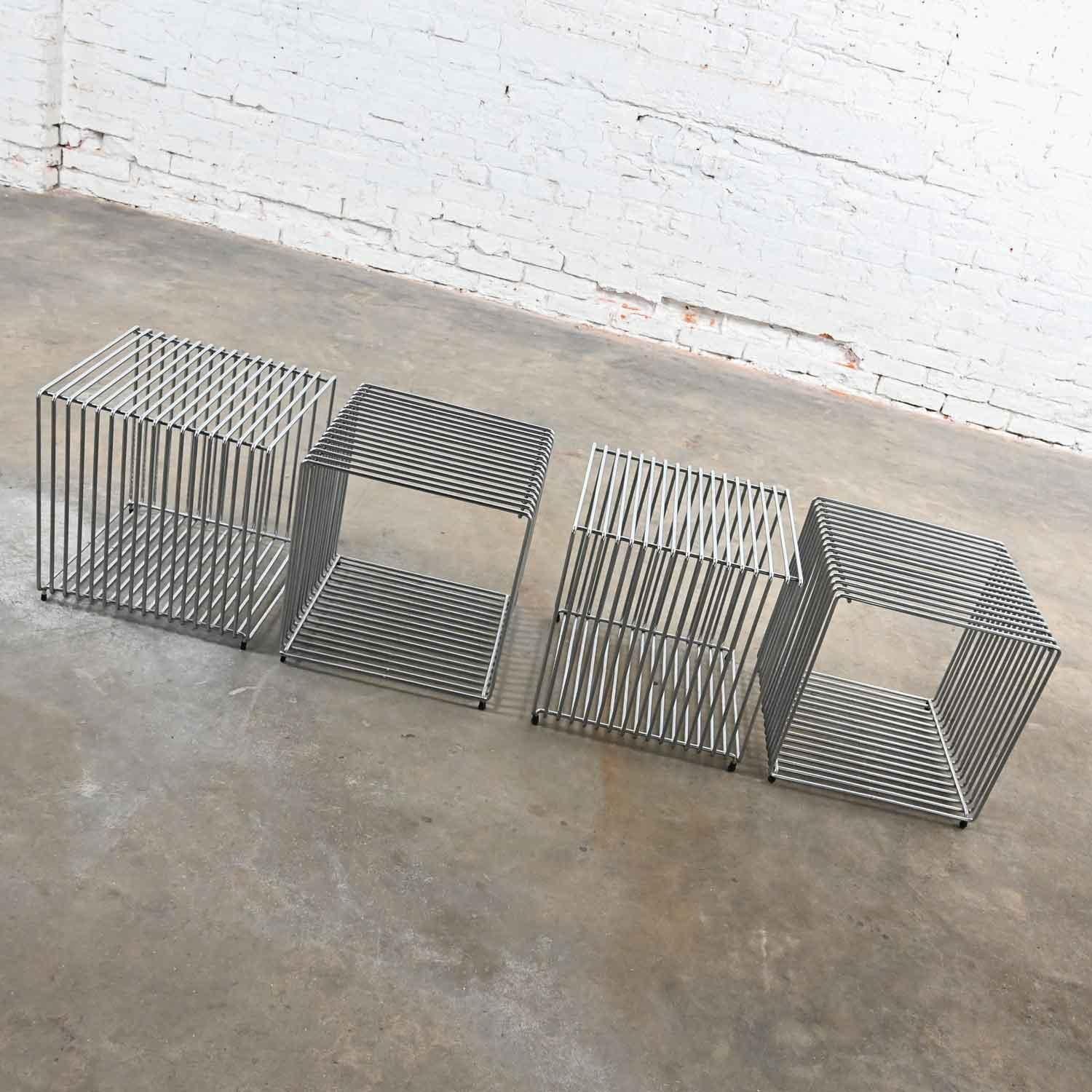 Cubes en fil de fer chromés The Moderns Verner Panton Pantonova Set of 4 en vente 1