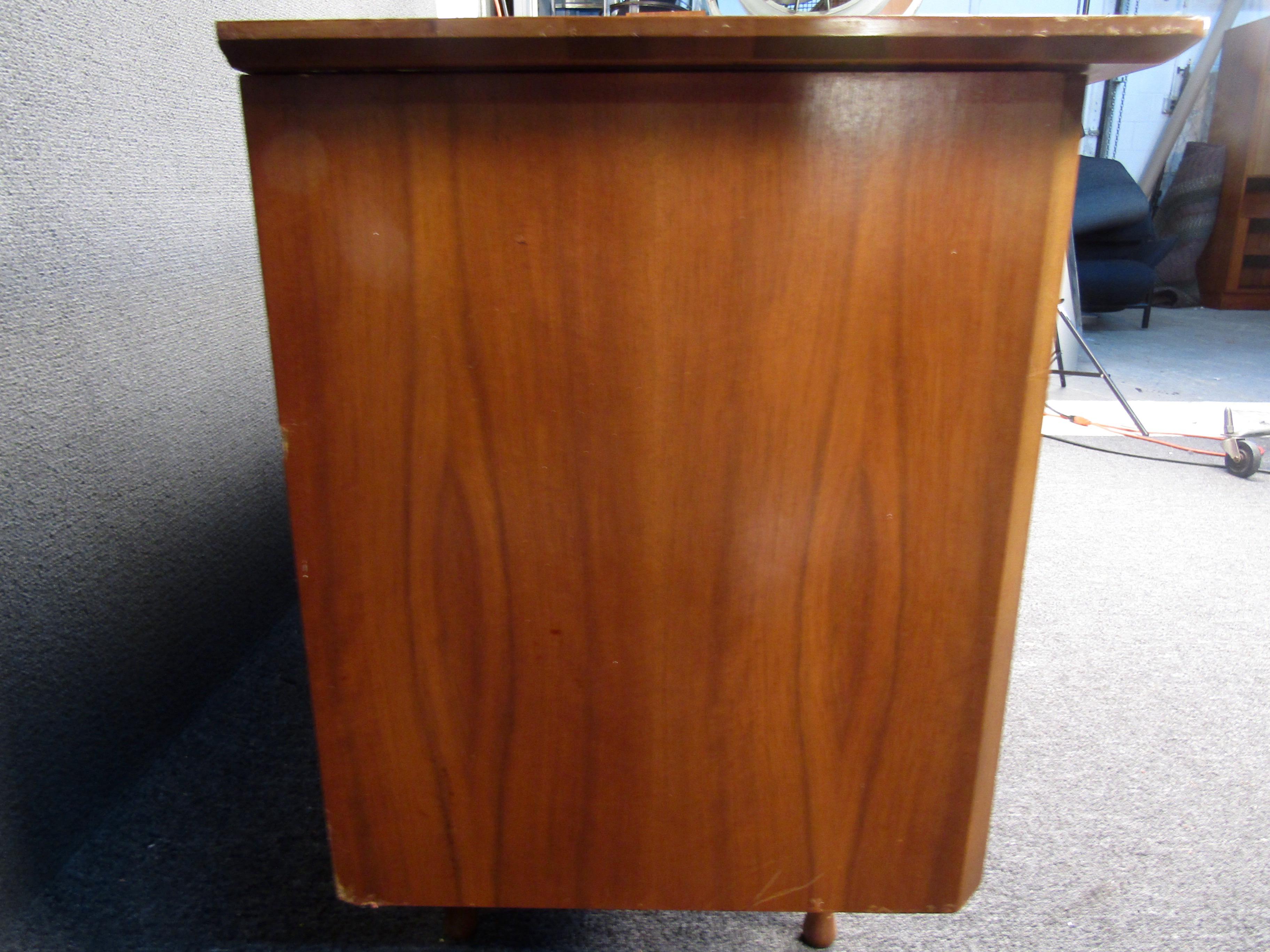 unagusta furniture