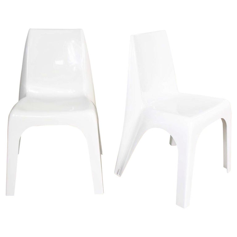 Vintage Modern White Molded Plastic Chairs Style of Kartell 4850 by  Castiglioni For Sale at 1stDibs