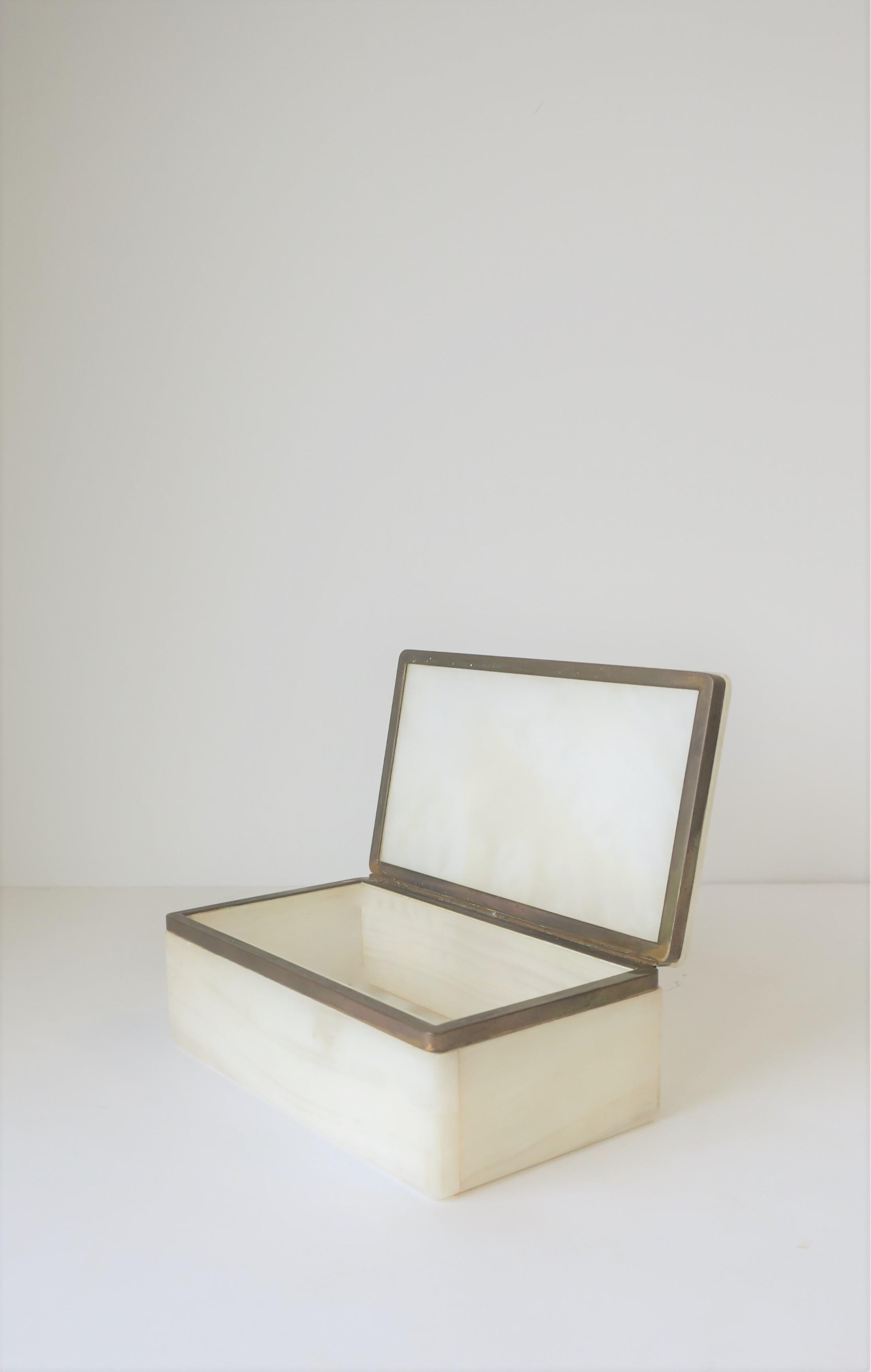 Modern White Onyx Marble and Brass Jewelry Box from Belgium In Good Condition In New York, NY