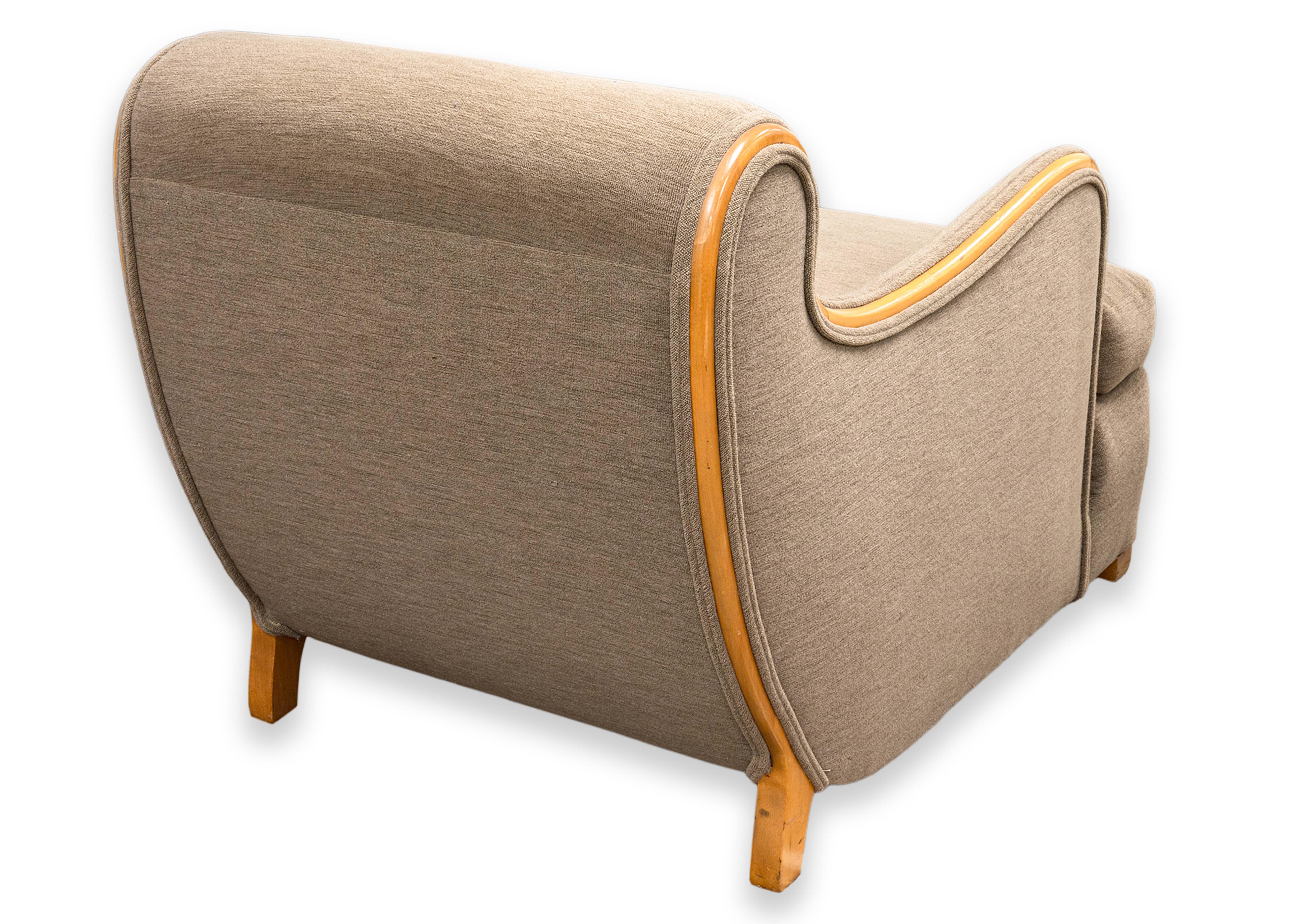 Sedia da salotto vintage Modernica beige in tessuto e legno e ottomana abbinata in vendita 9