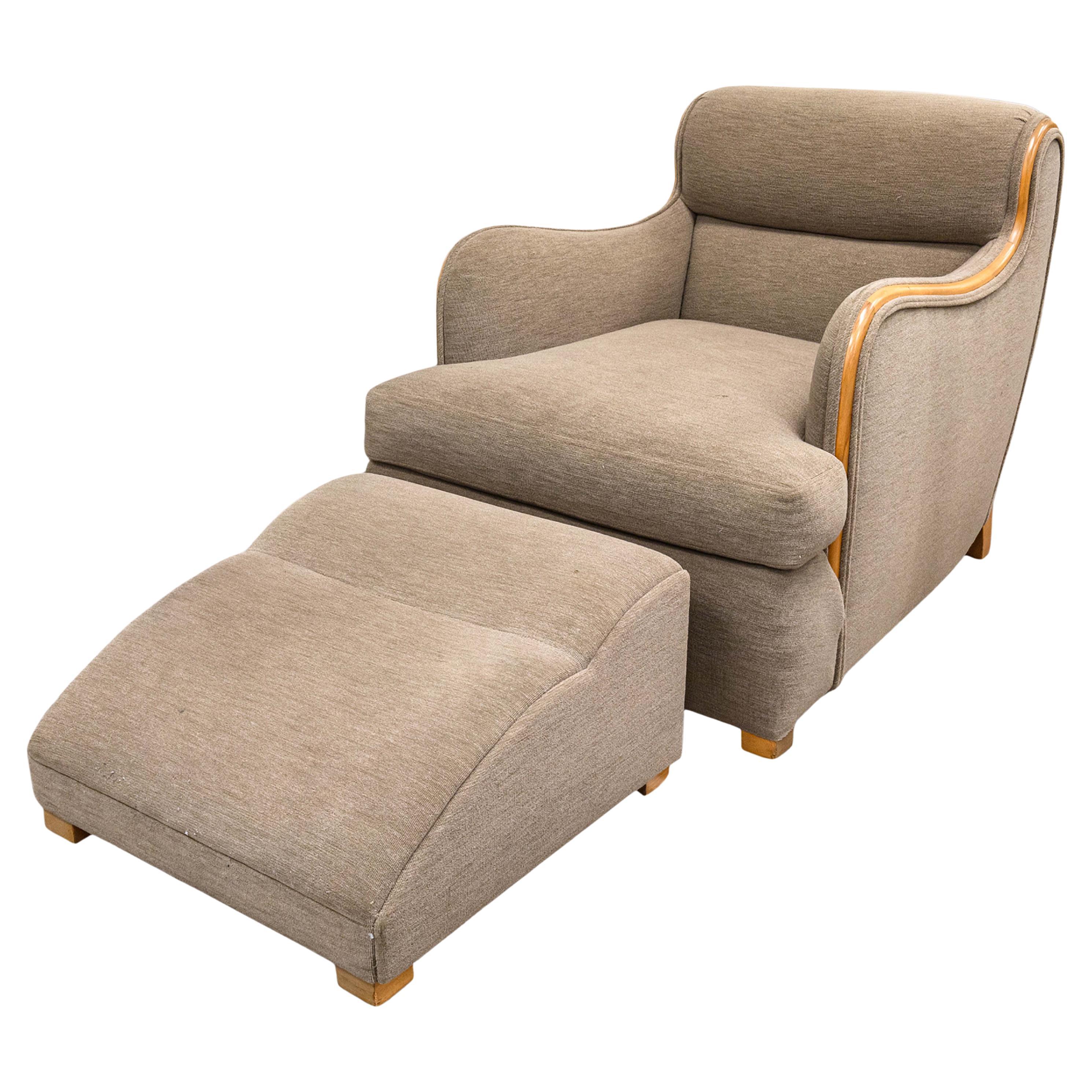 Sedia da salotto vintage Modernica beige in tessuto e legno e ottomana abbinata in vendita
