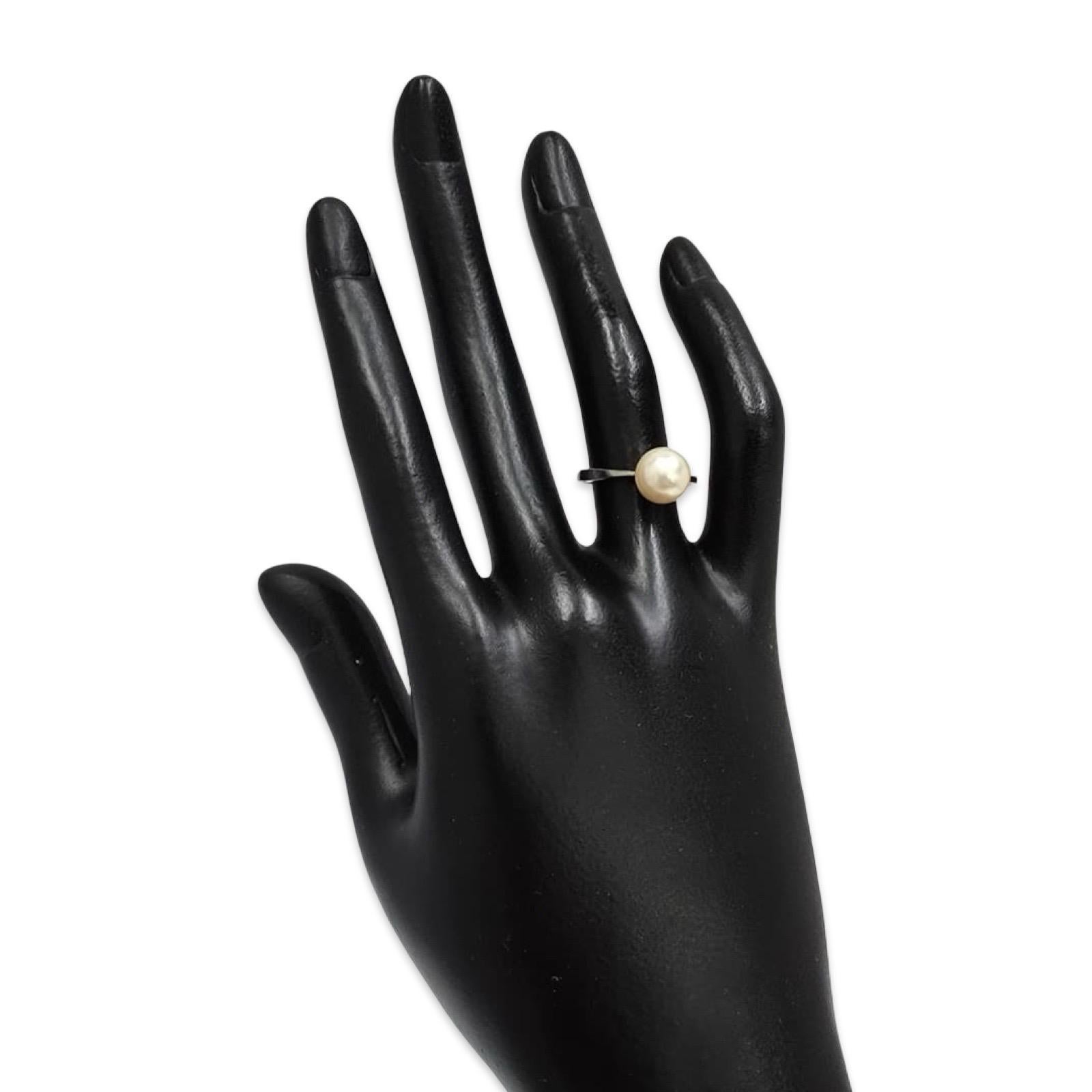 Donna Anello solitario con perla d'epoca modernista in oro bianco 18 carati da 8,35 mm in vendita