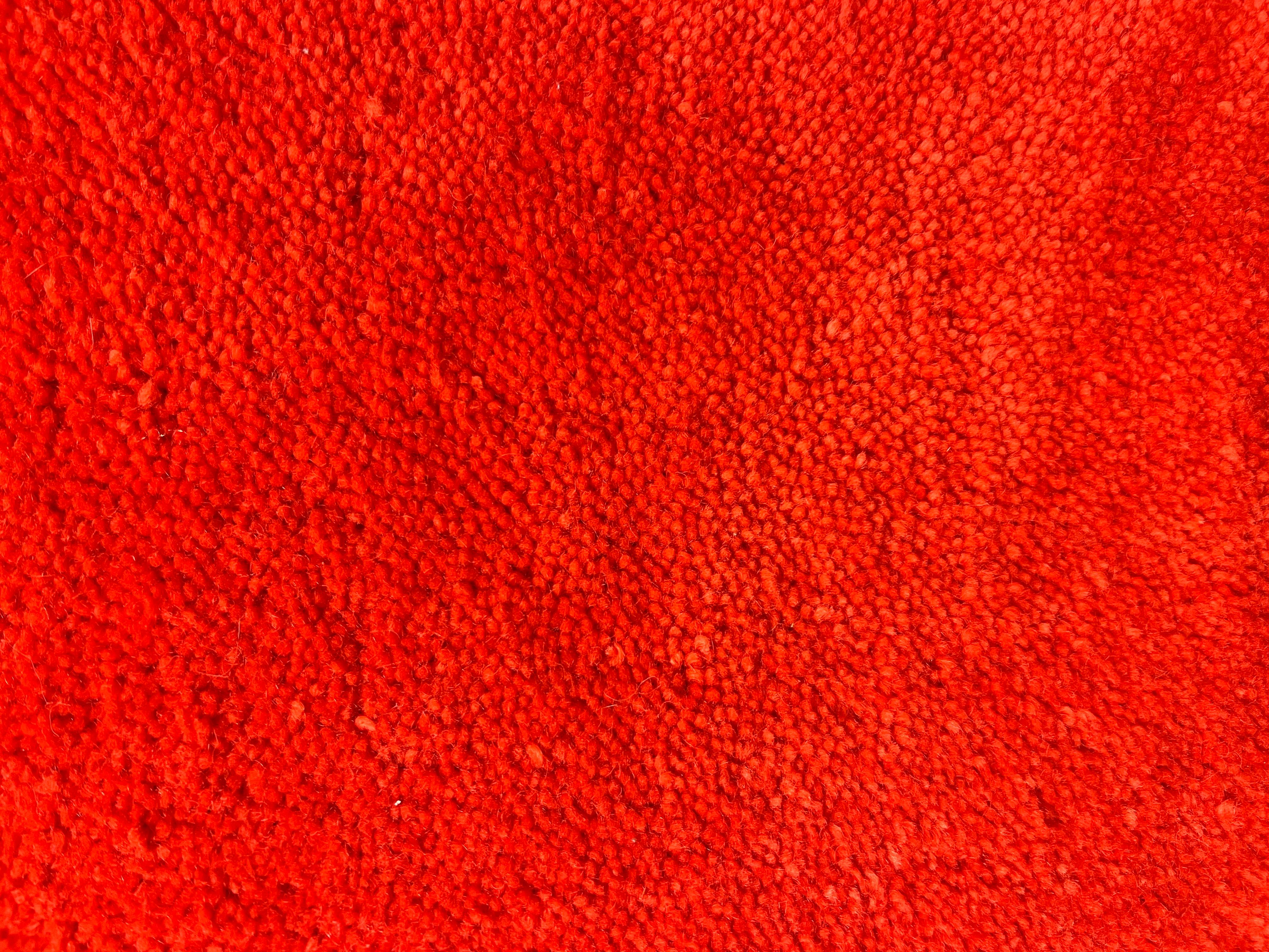 Fantastische und lebendige modernistische harte Kante Wolle hängenden Teppich von Ege Axminster c1960s, Dänemark. Ege ist einer der besten Teppichhersteller in Europa und die Art Line ist eine sehr begehrte Teppichserie, die meisten wurden von